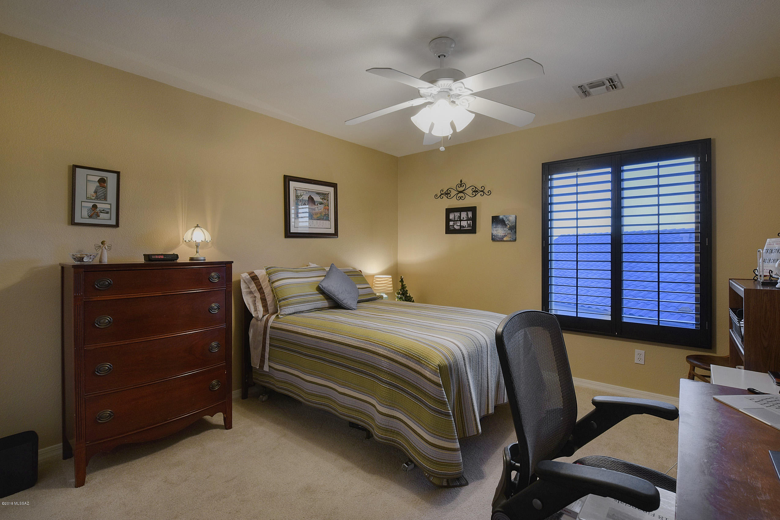 1009 W Leatherleaf Drive