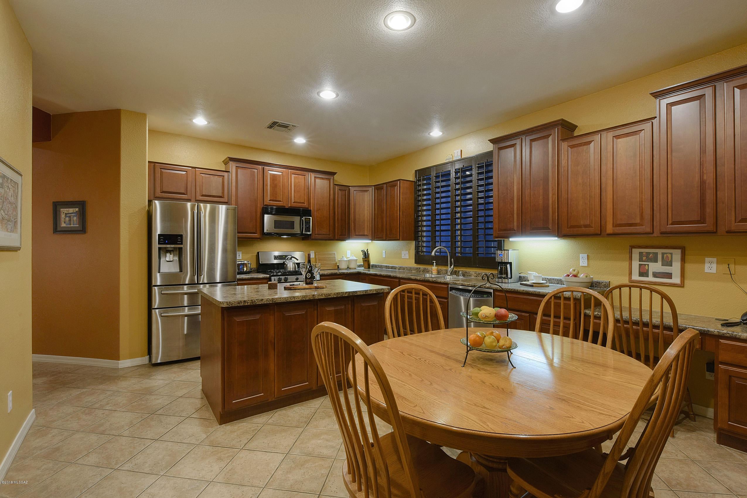 1009 W Leatherleaf Drive