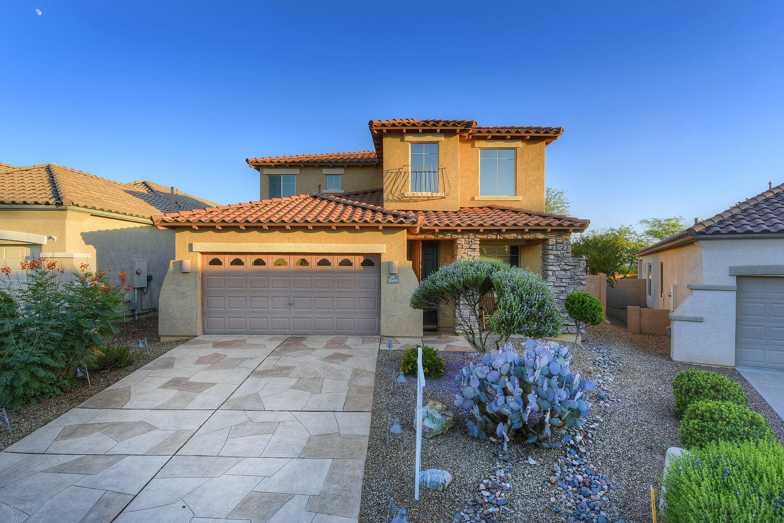 1009 W Leatherleaf Drive