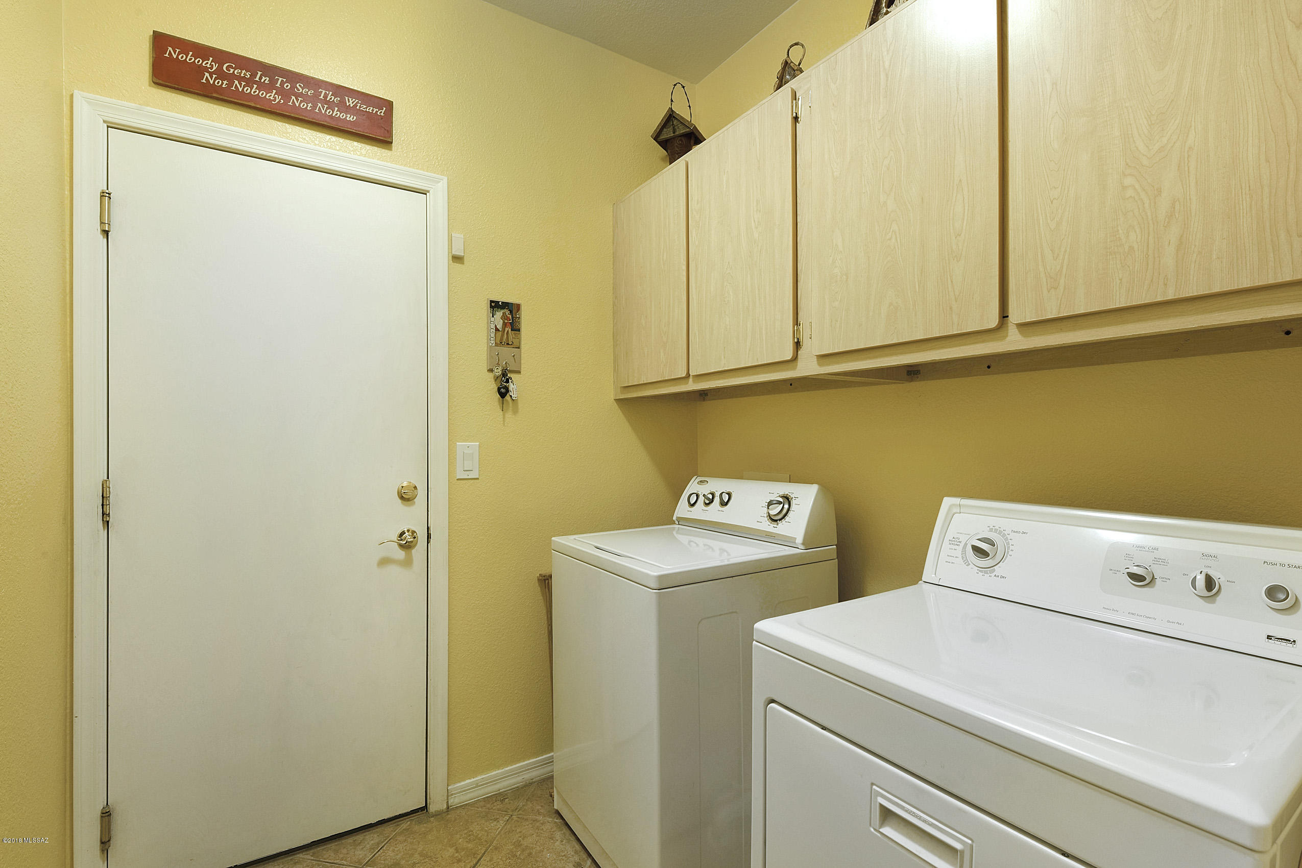 1009 W Leatherleaf Drive