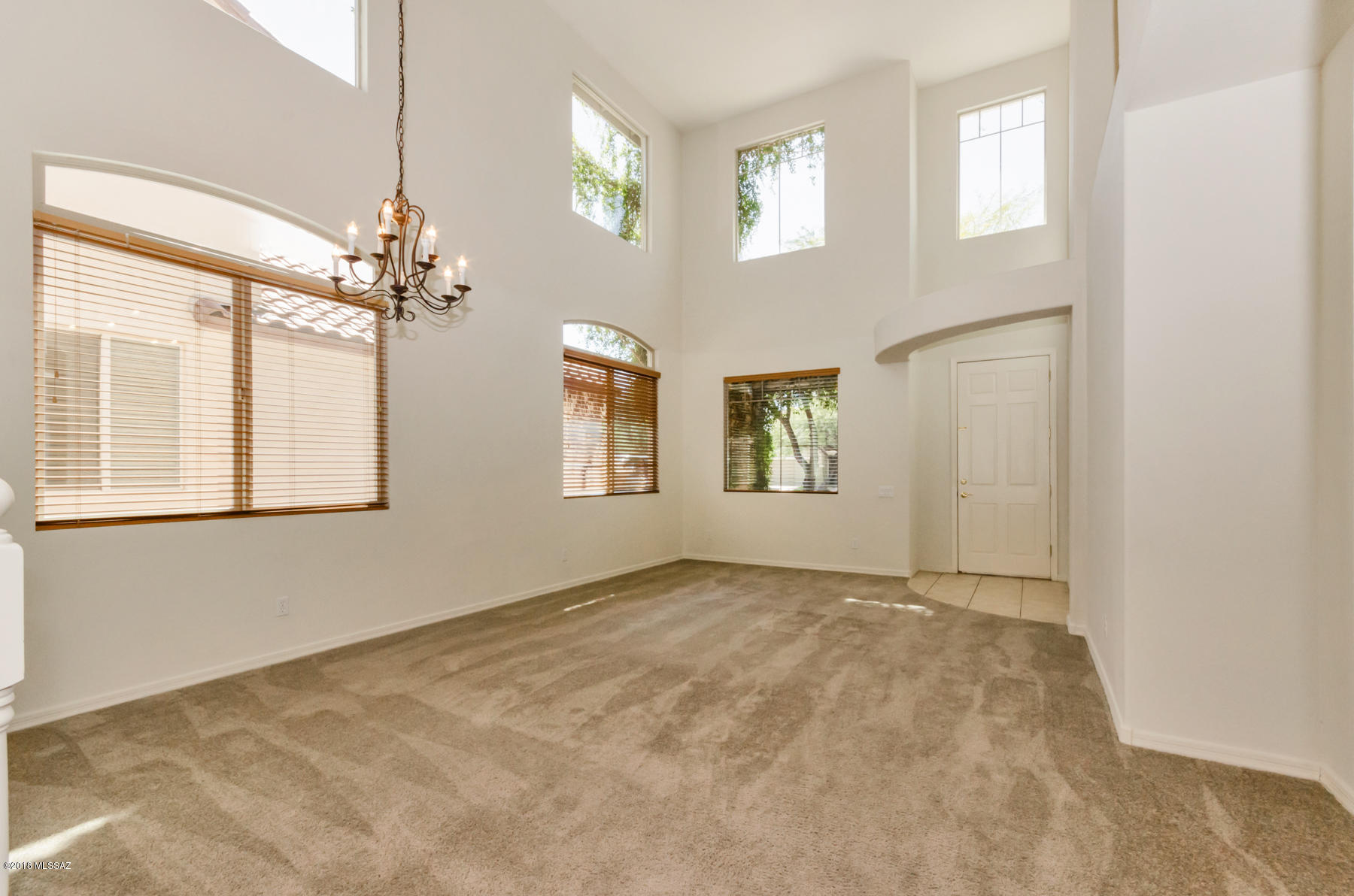 996 W Thornbush Place