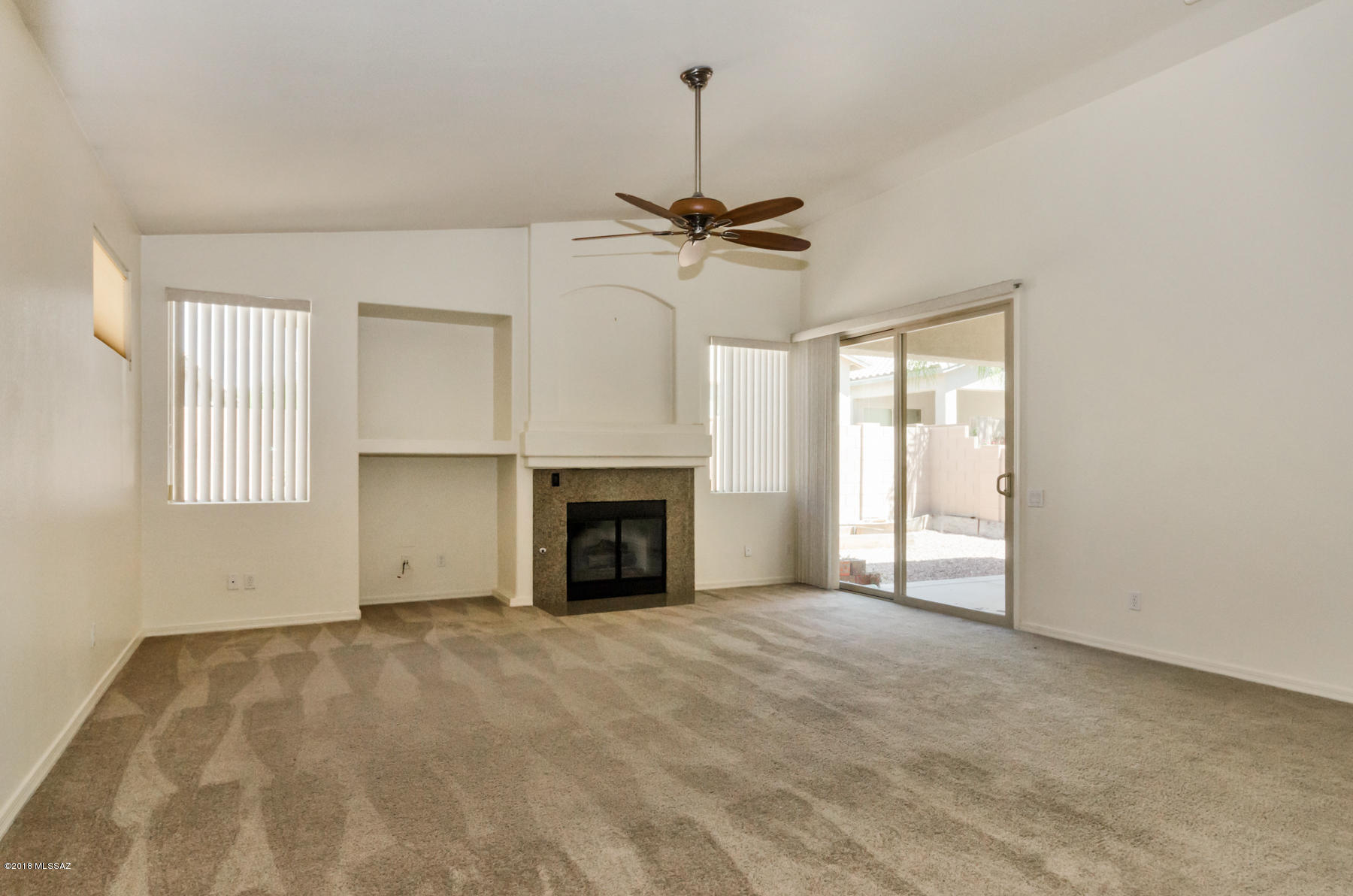 996 W Thornbush Place