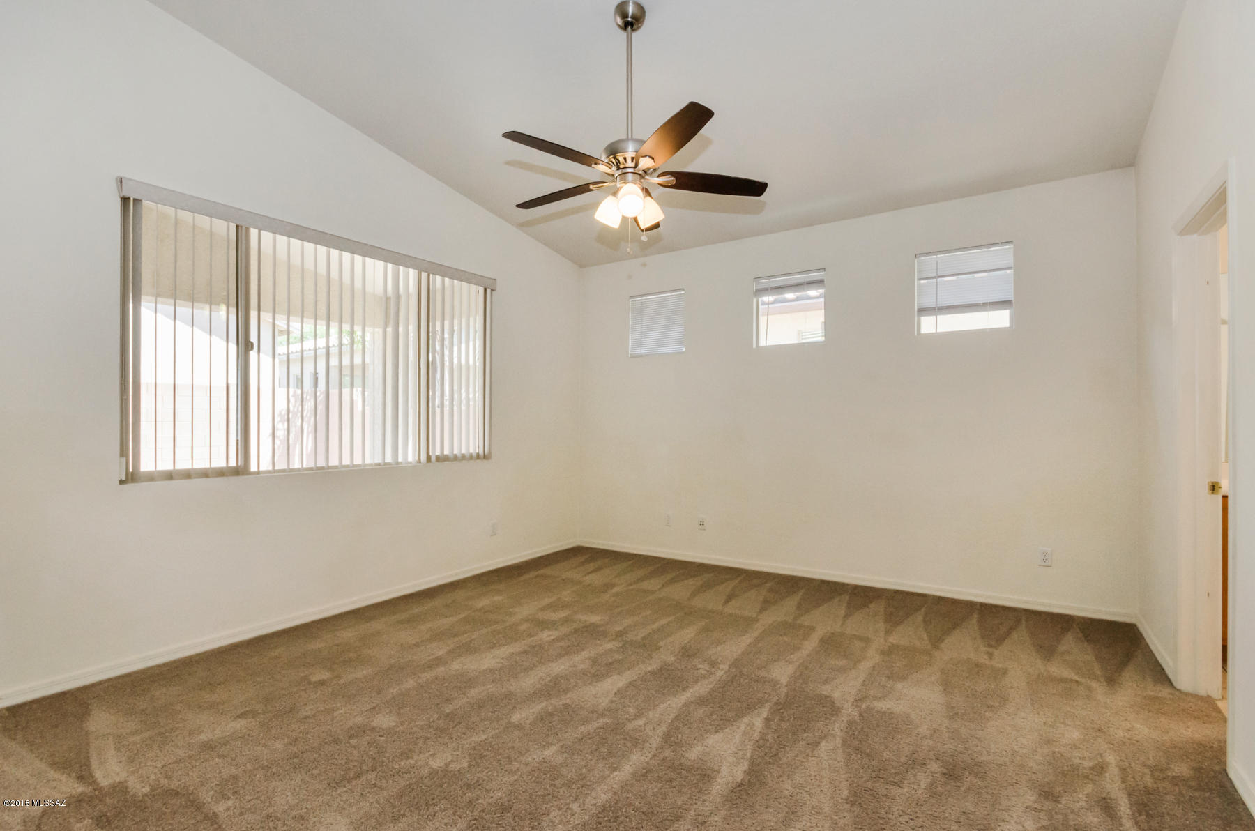 996 W Thornbush Place