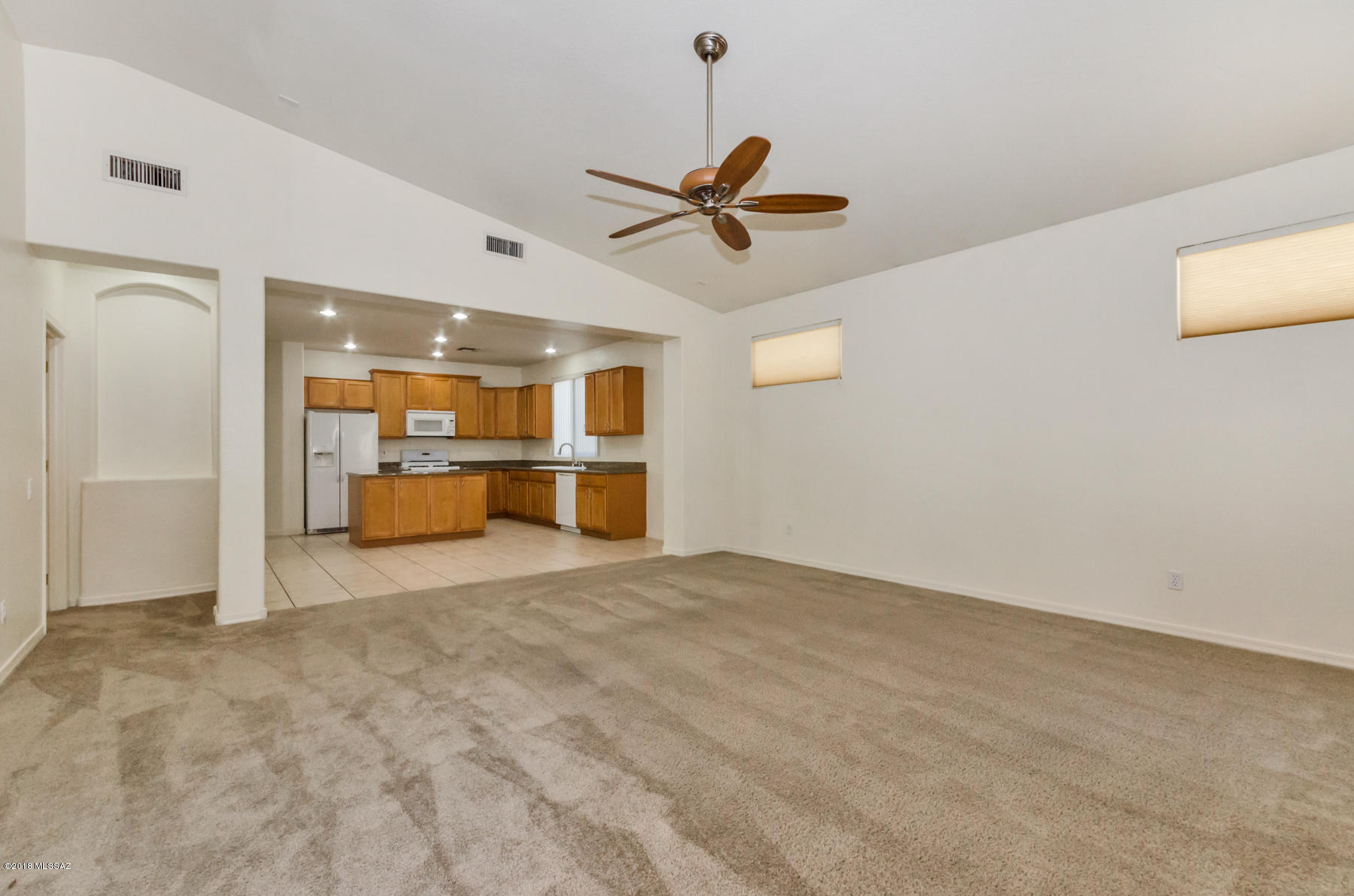 996 W Thornbush Place