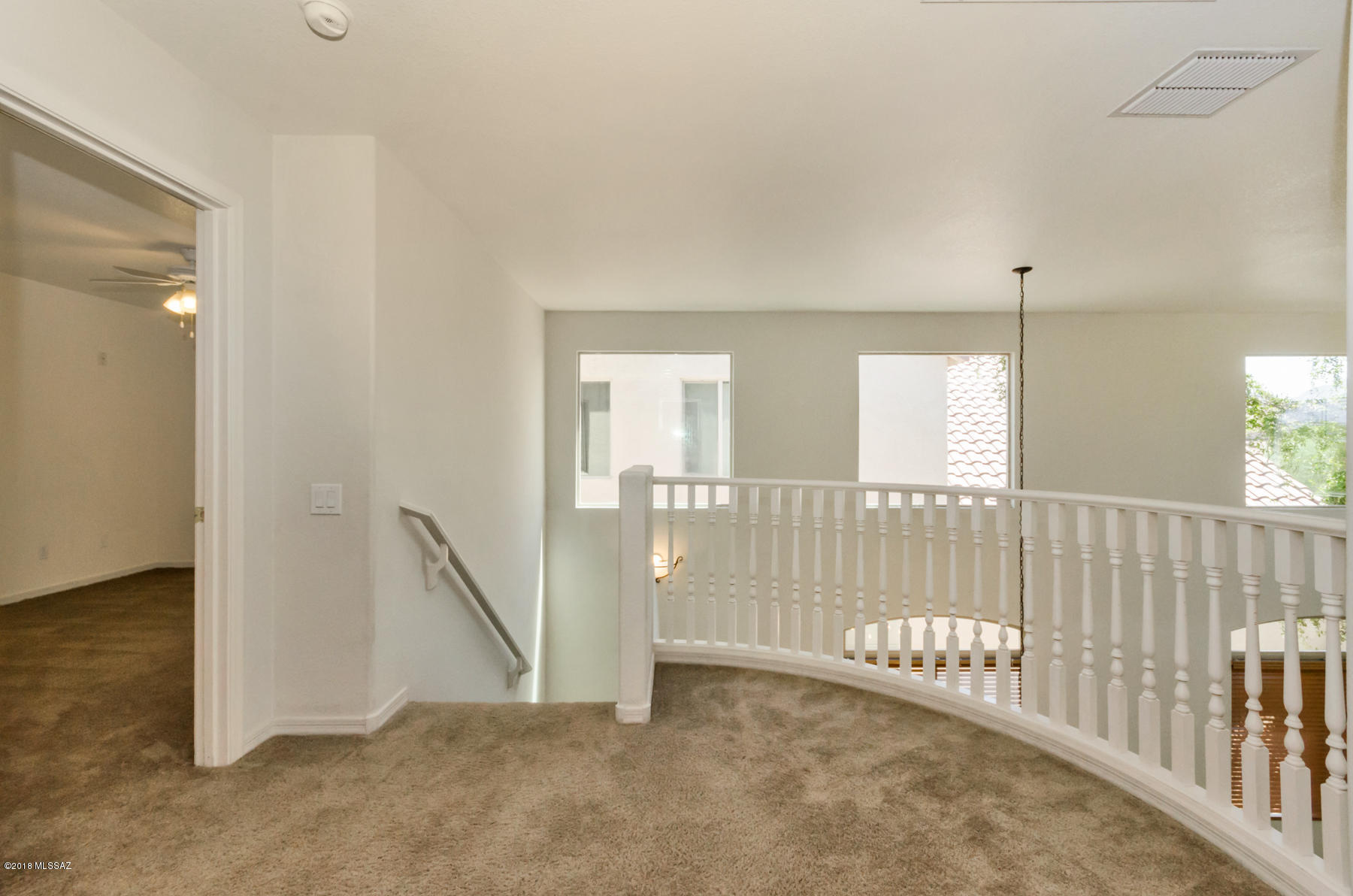 996 W Thornbush Place