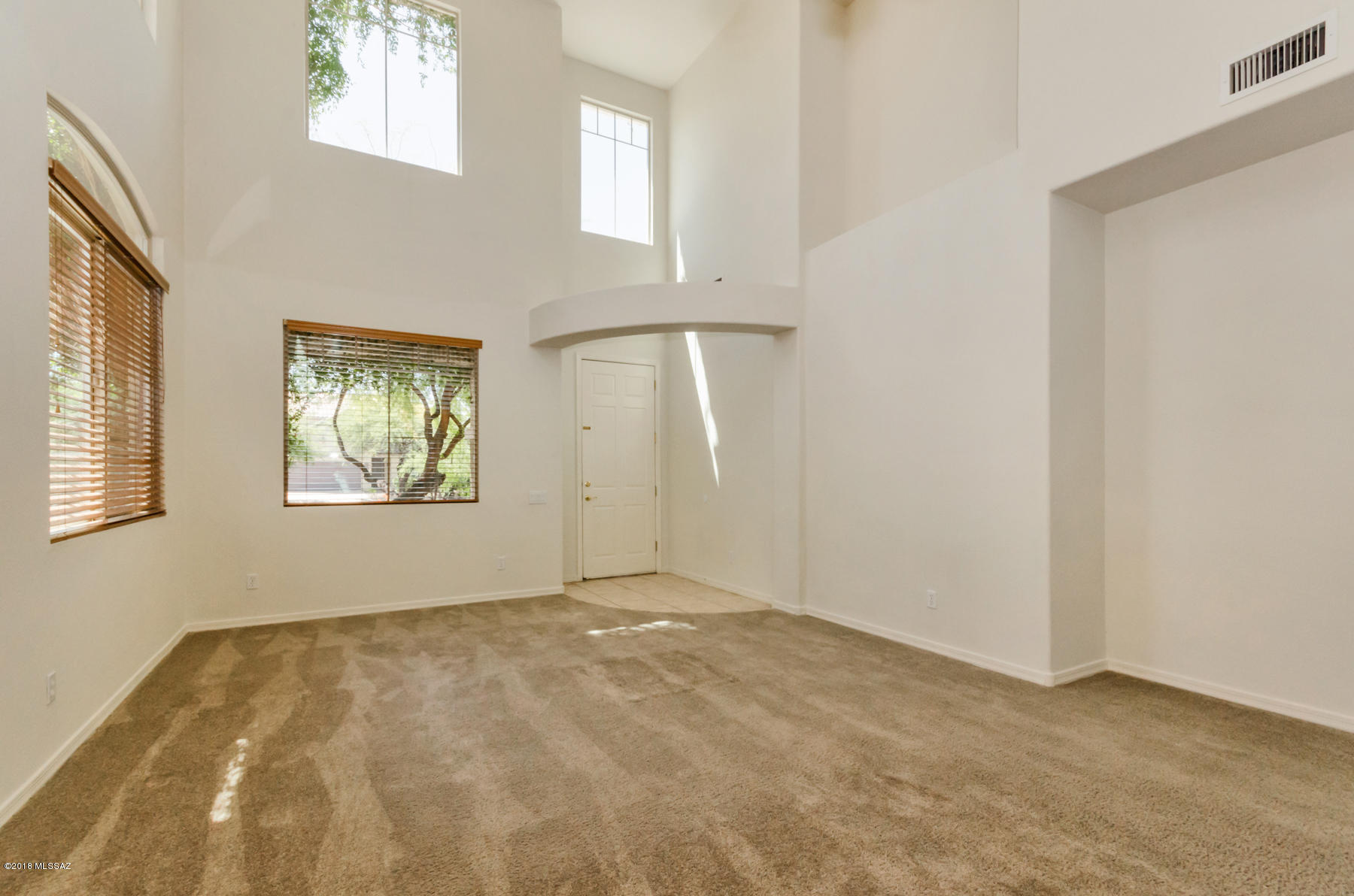 996 W Thornbush Place