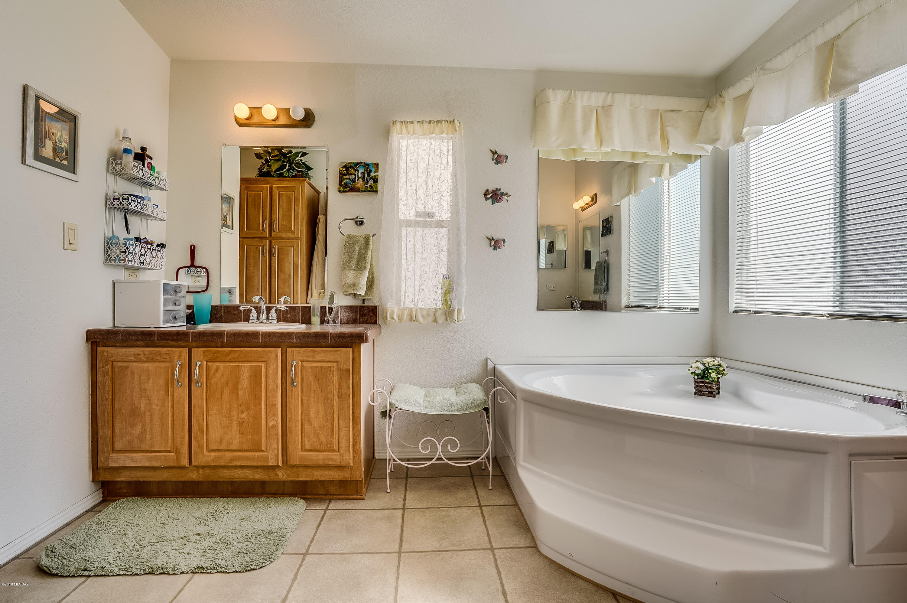 3723 S John Hay Avenue