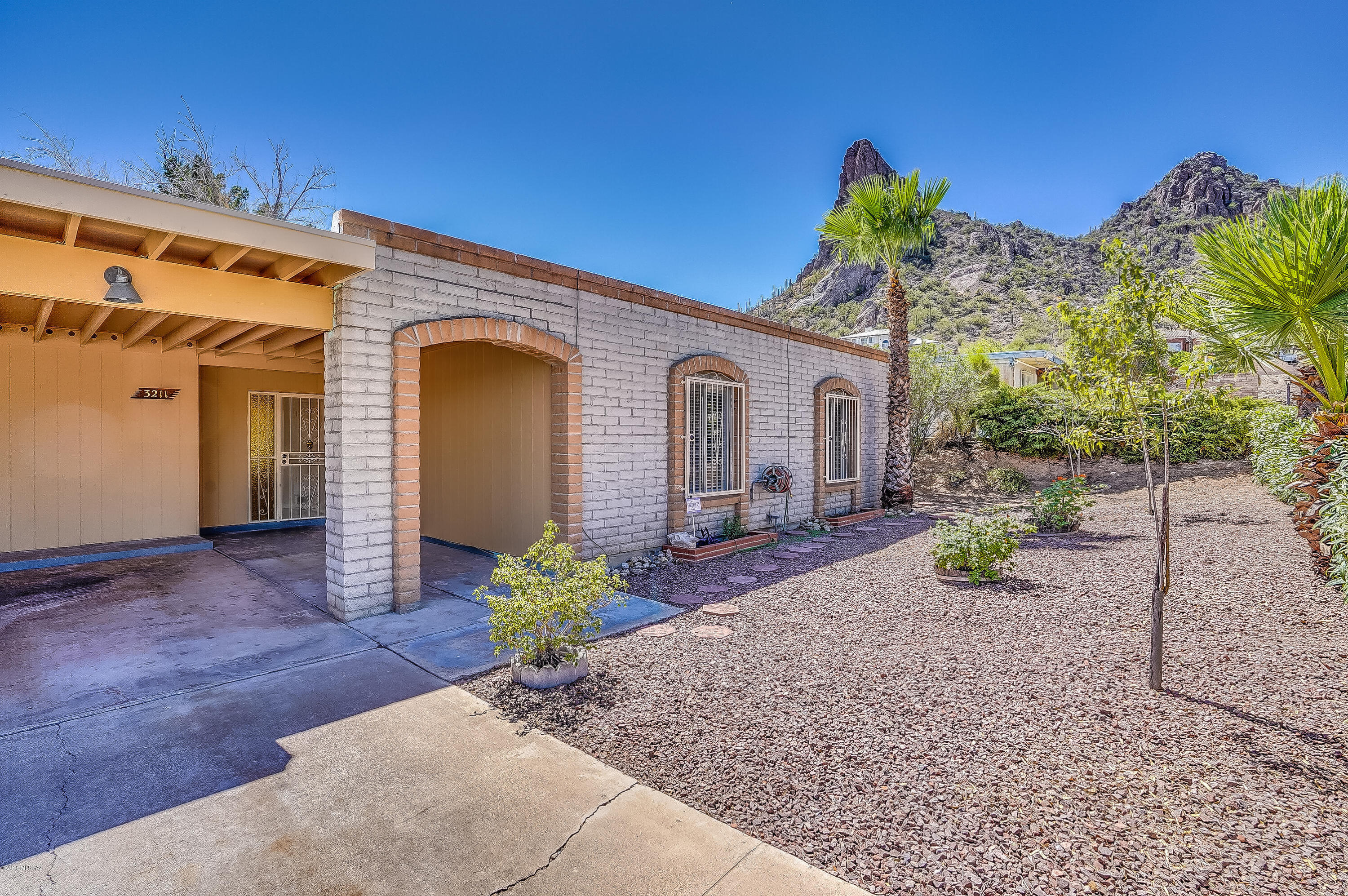 3211 W Union Jack Street