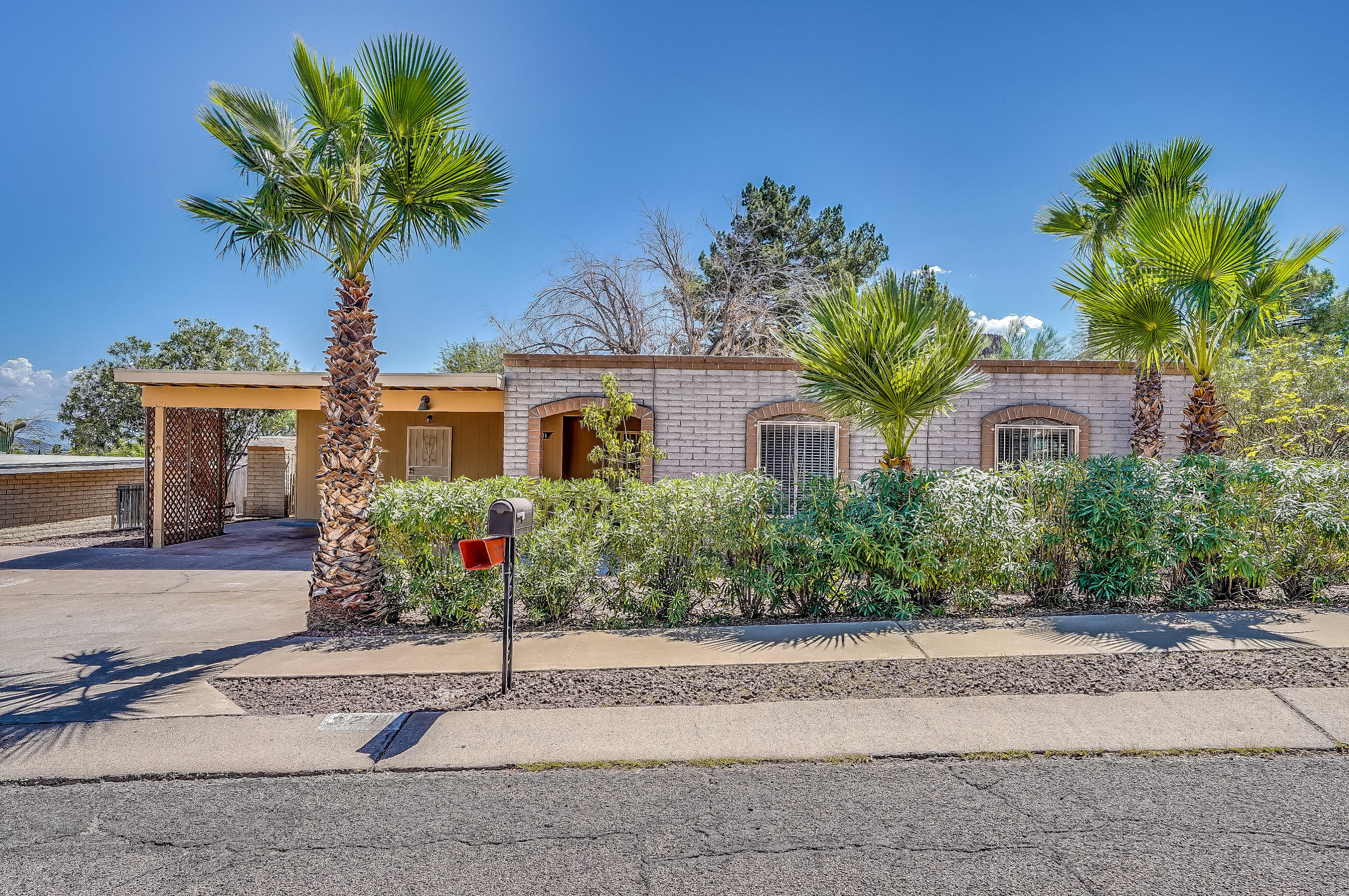 3211 W Union Jack Street