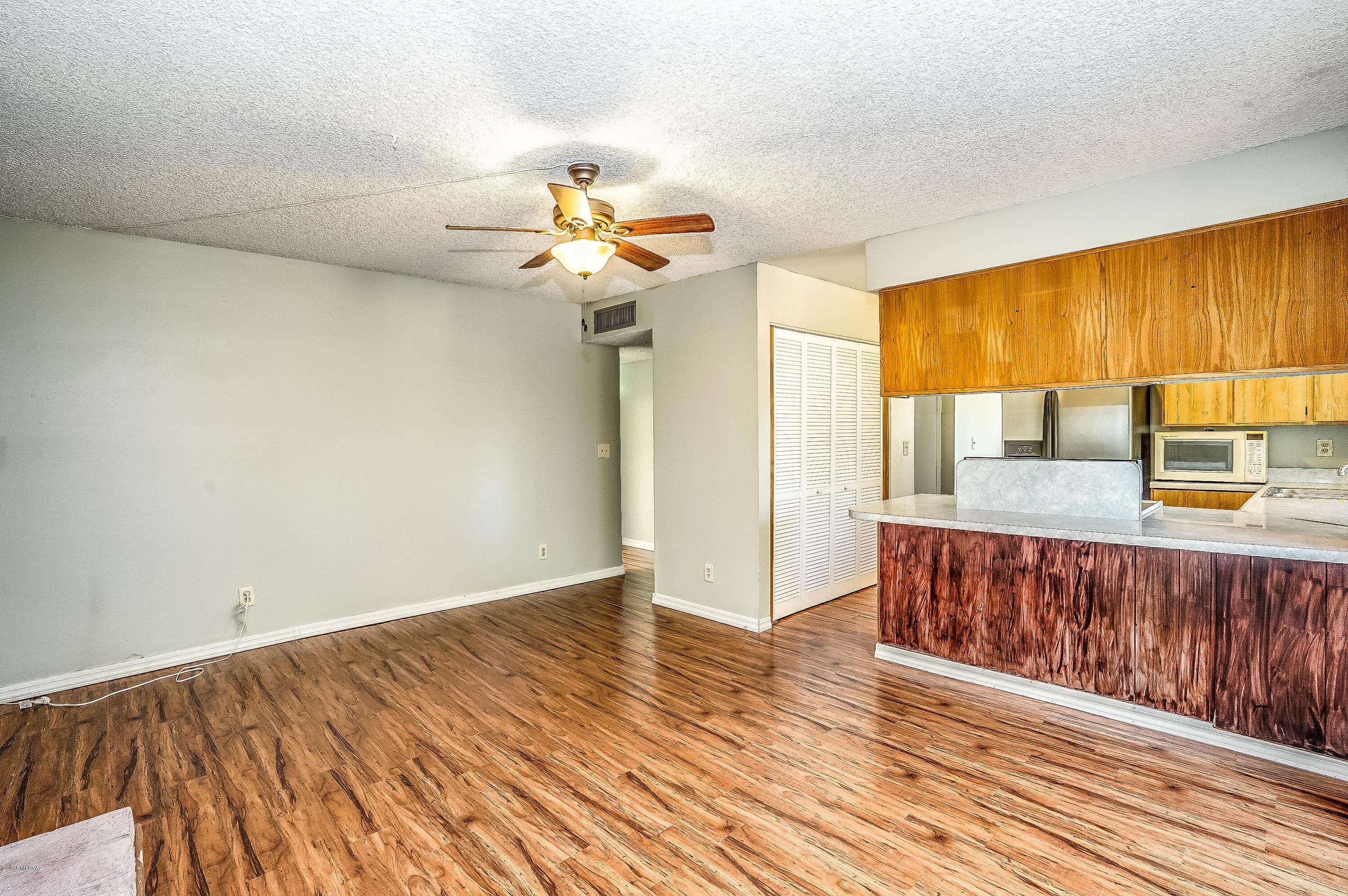 3211 W Union Jack Street