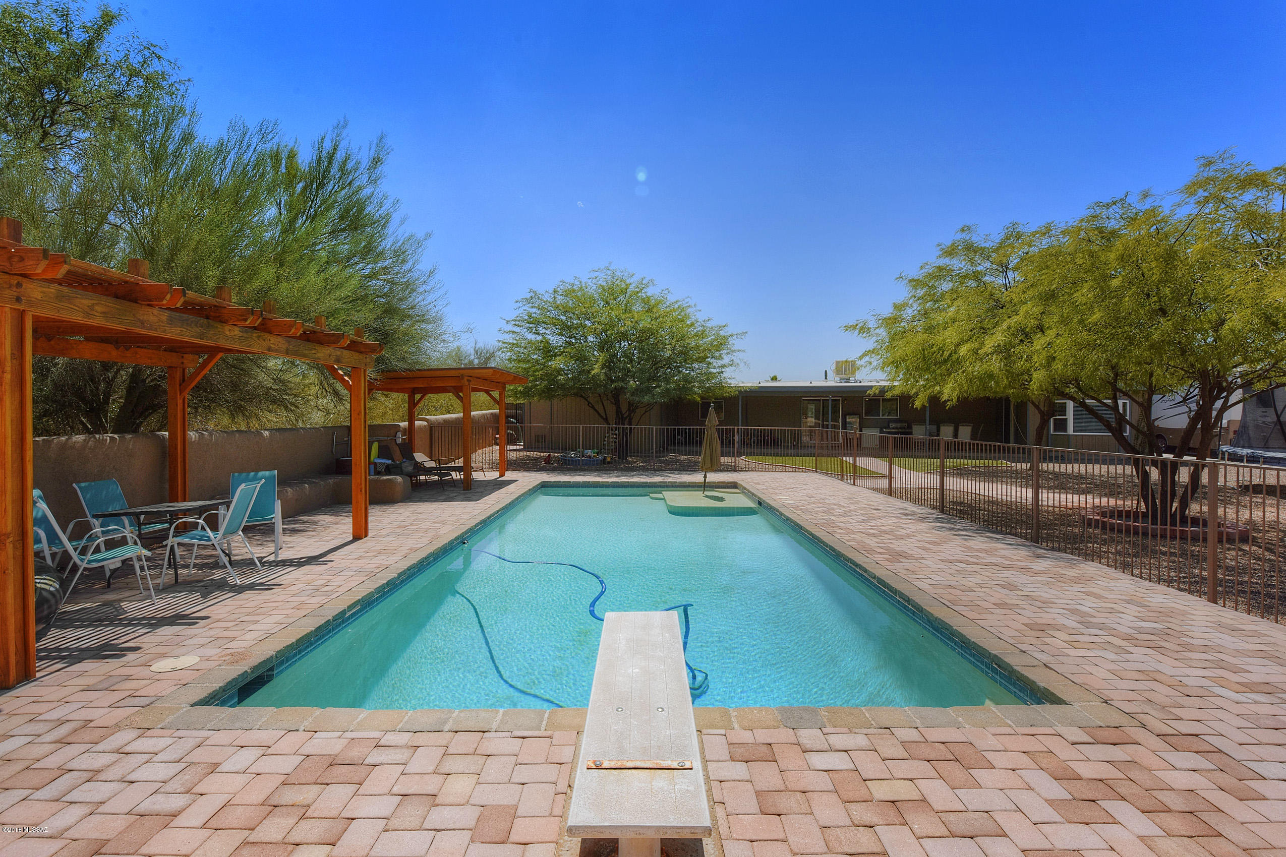 1000 W Camino Desierto