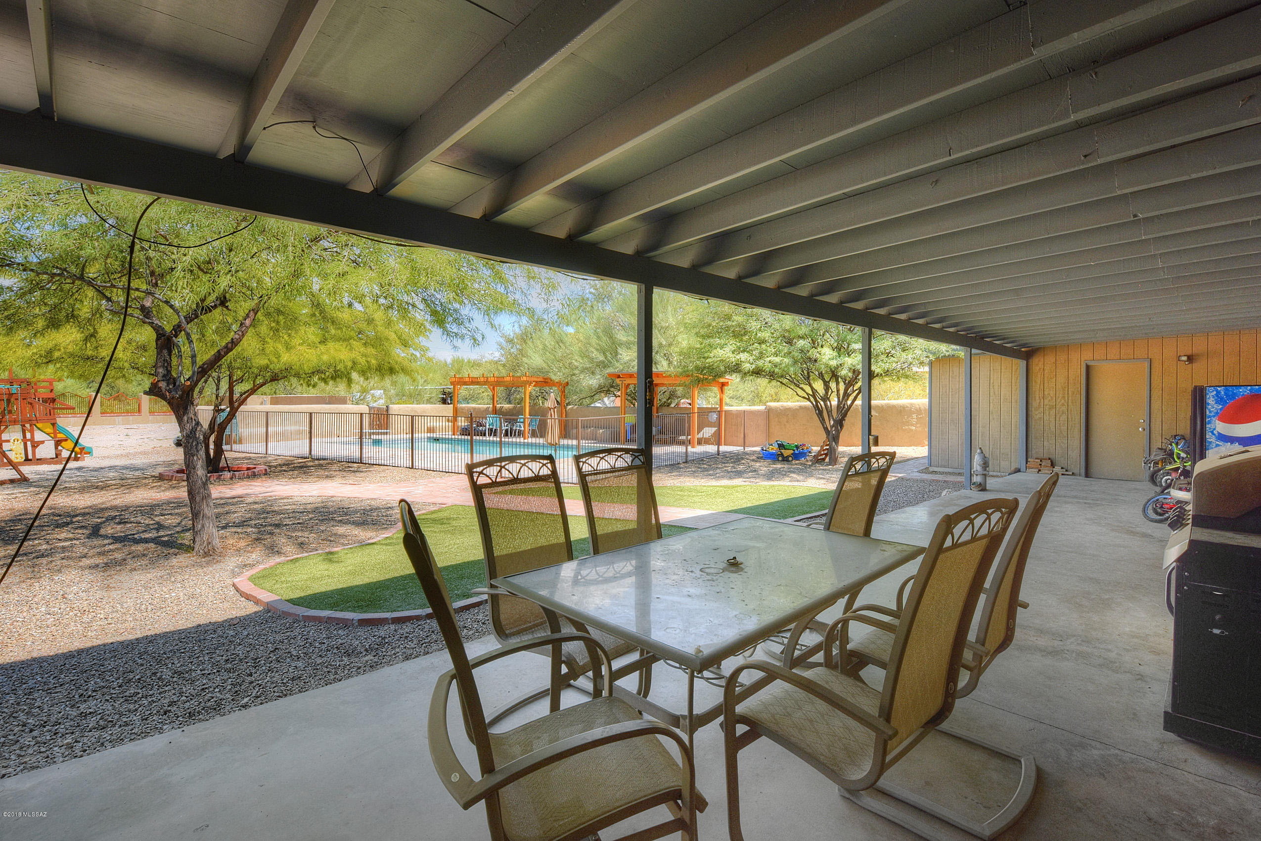 1000 W Camino Desierto