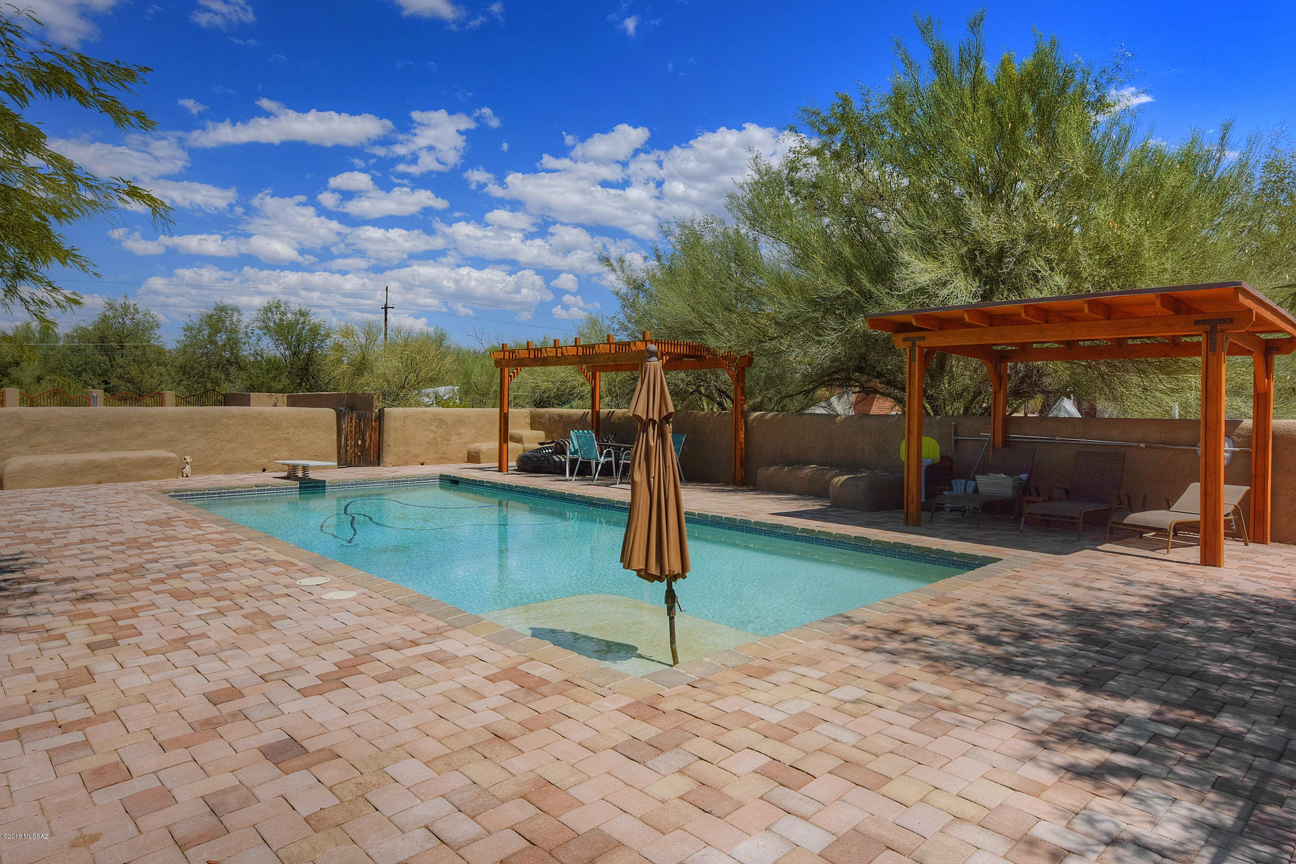 1000 W Camino Desierto