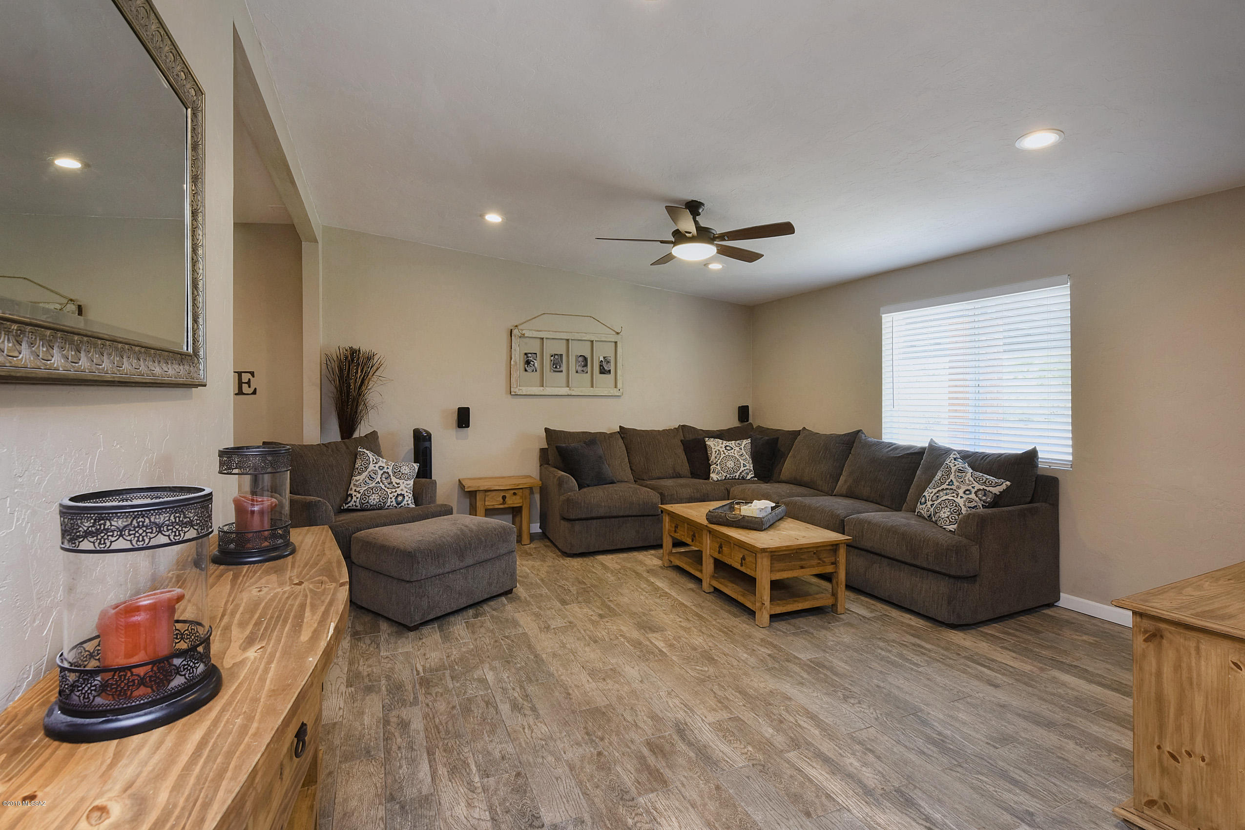 1000 W Camino Desierto