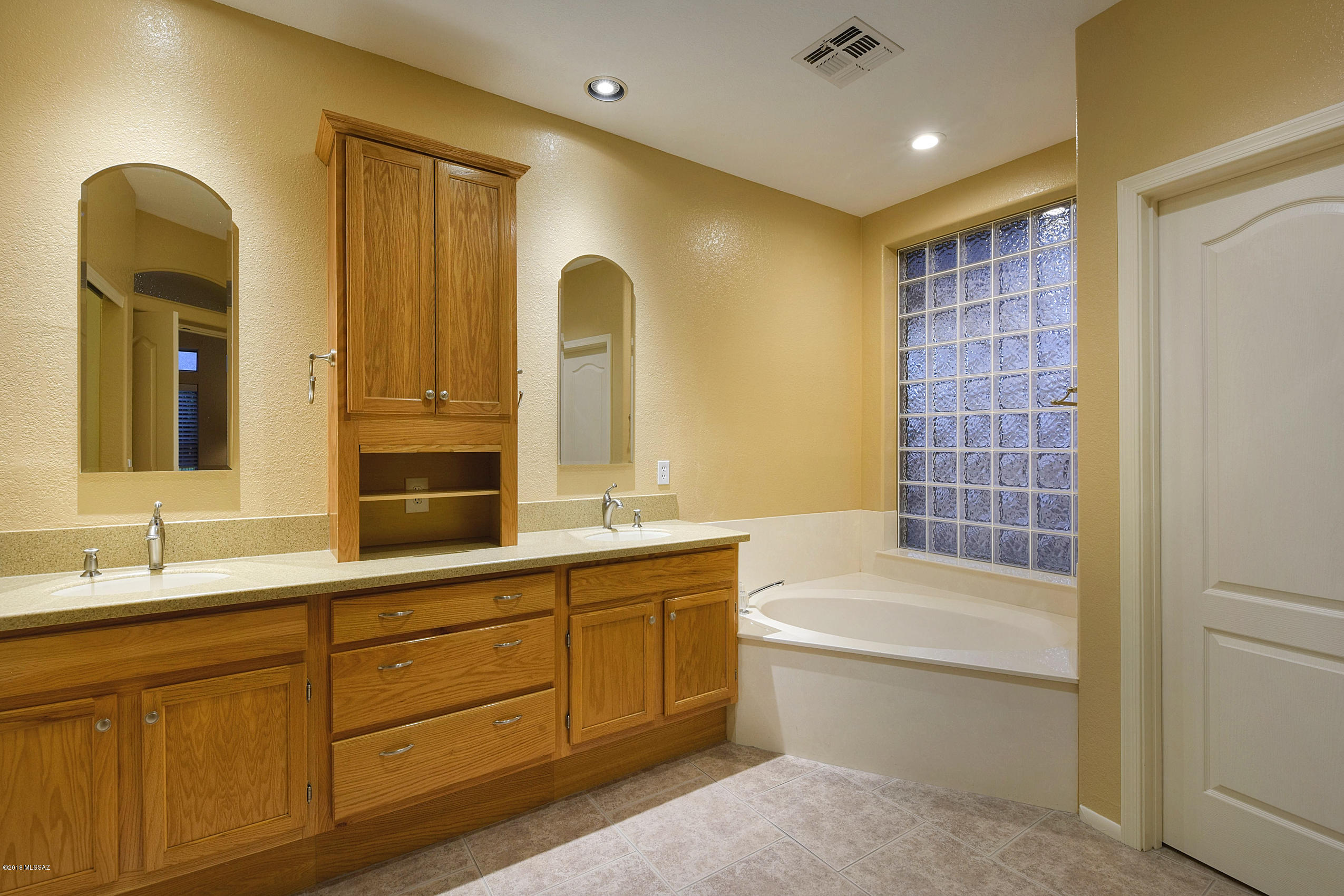 11041 N Tapestry Drive