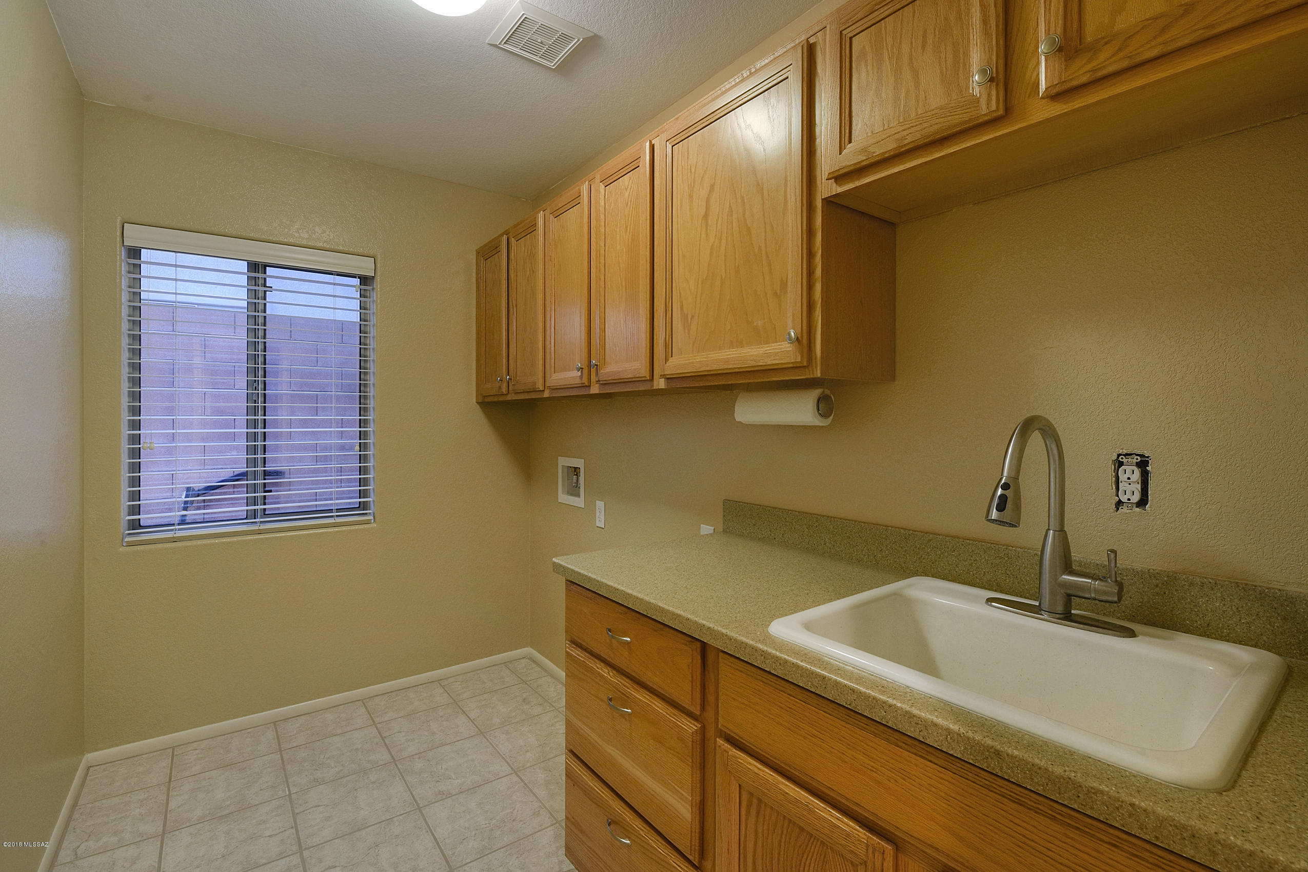 11041 N Tapestry Drive