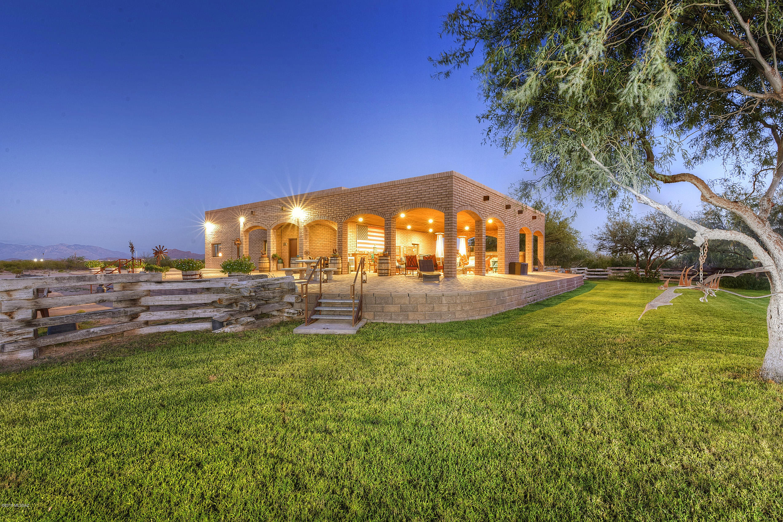 8620 N Mesquite Oasis Road