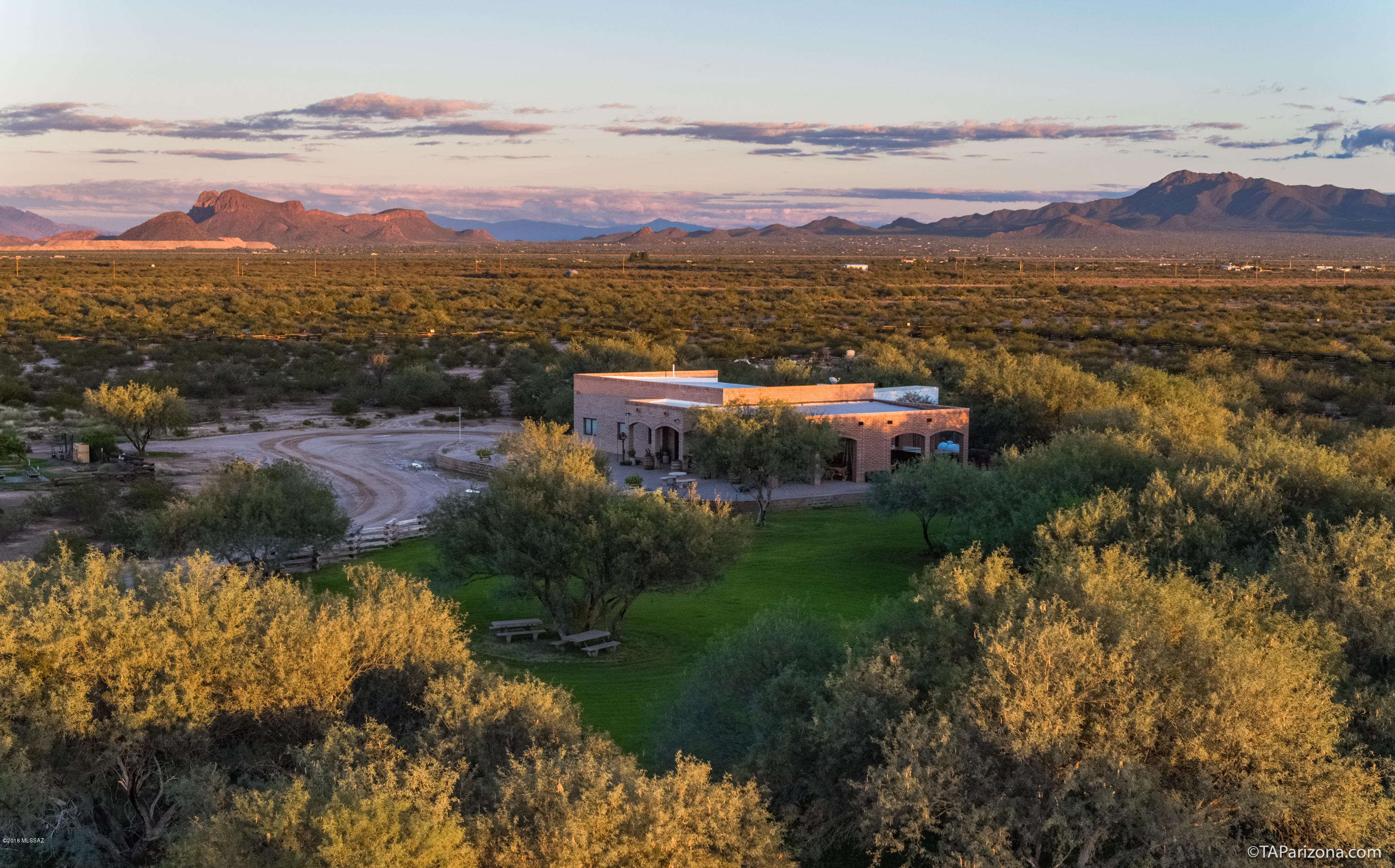 8620 N Mesquite Oasis Road