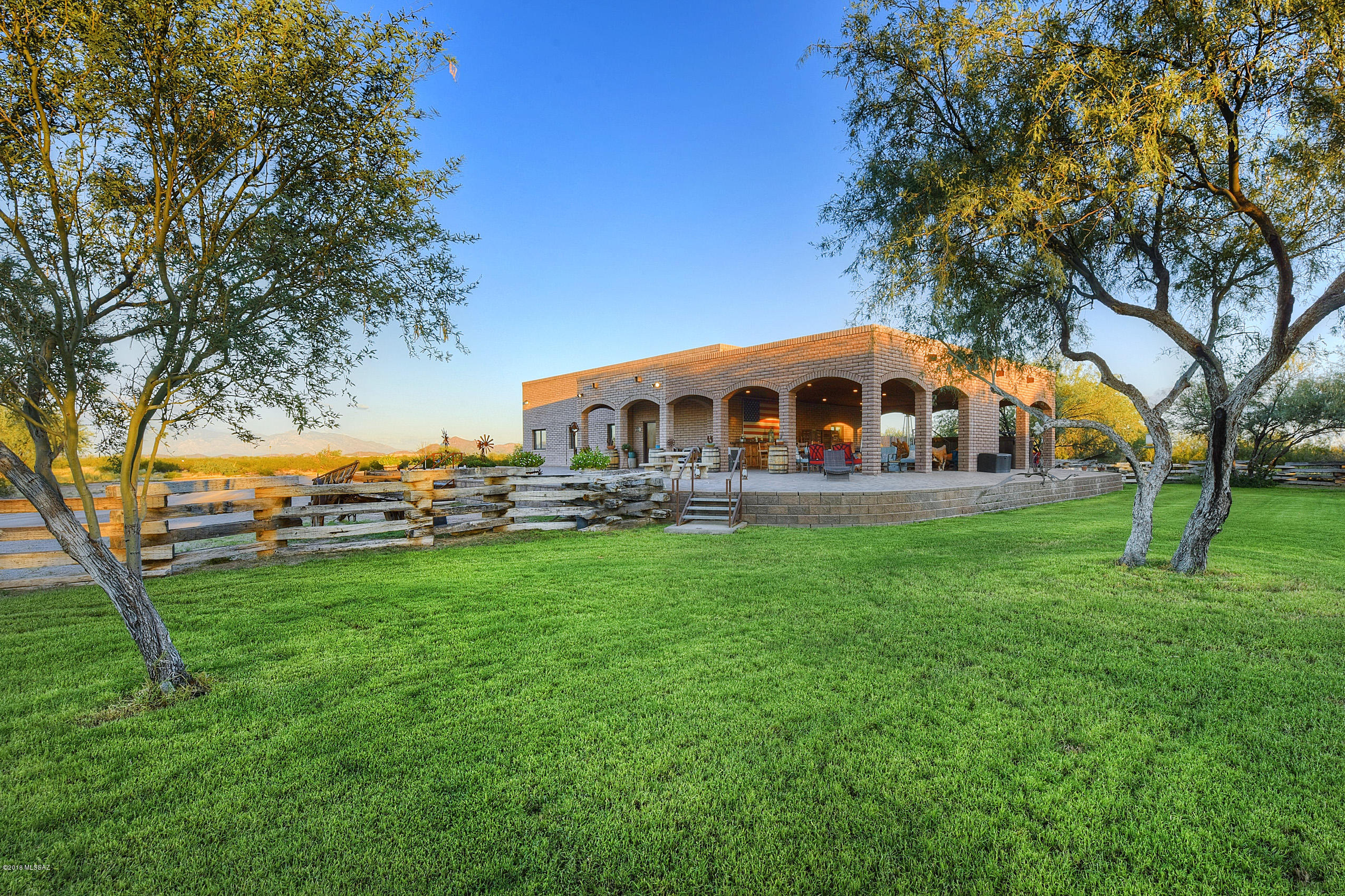 8620 N Mesquite Oasis Road