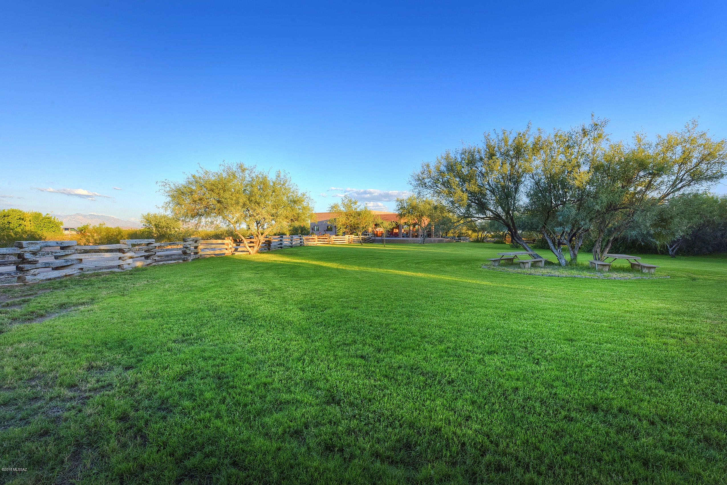 8620 N Mesquite Oasis Road