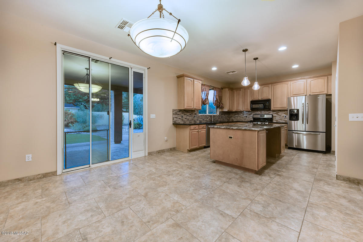 4996 W Calle Don Roberto