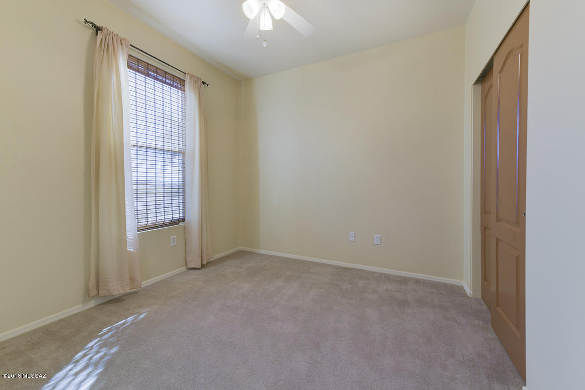 4996 W Calle Don Roberto