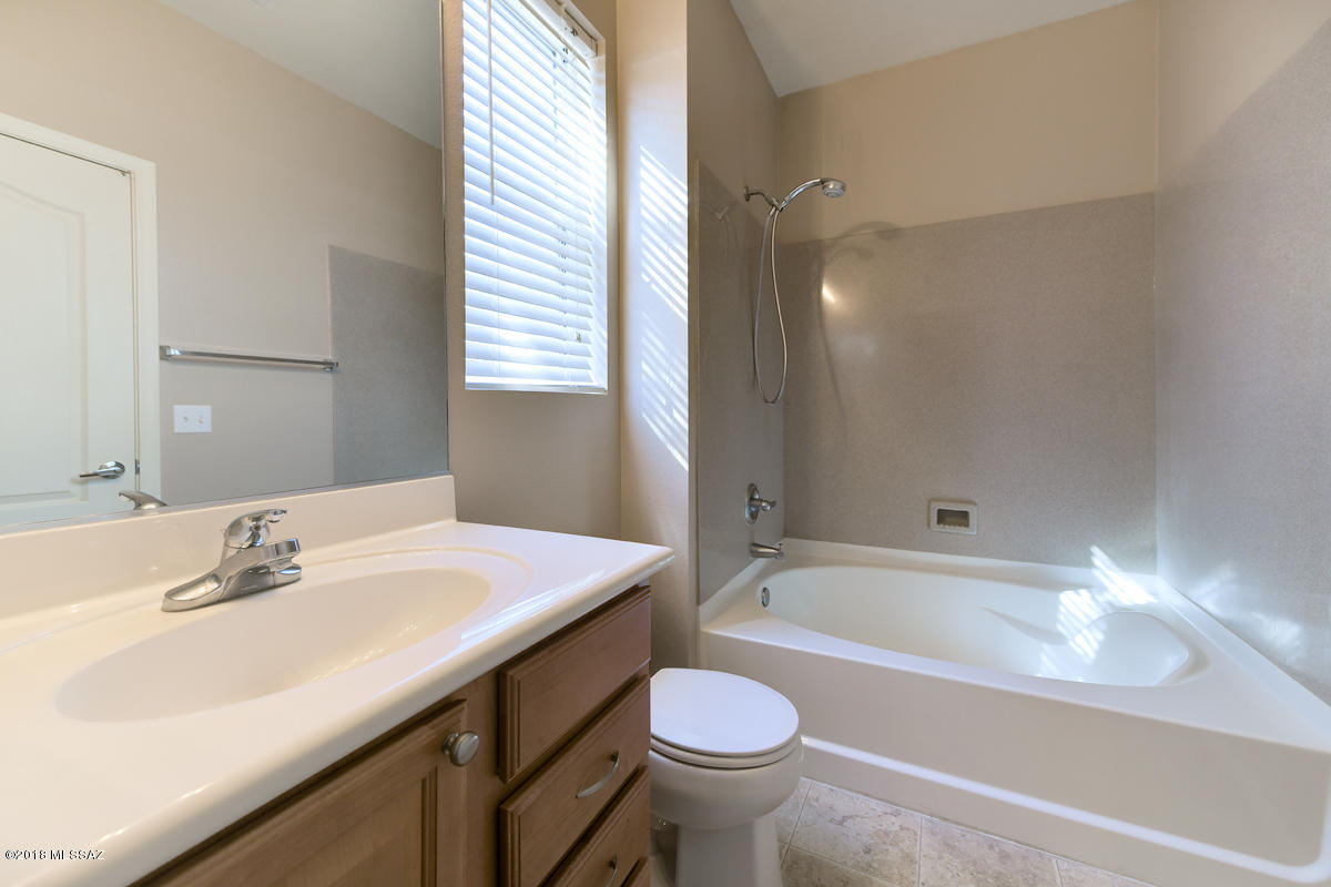 4996 W Calle Don Roberto