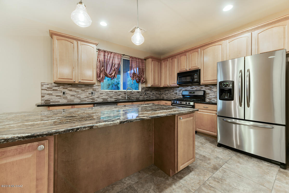 4996 W Calle Don Roberto