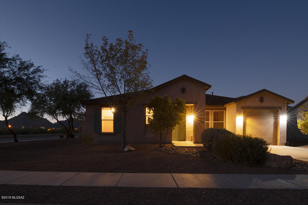 4996 W Calle Don Roberto