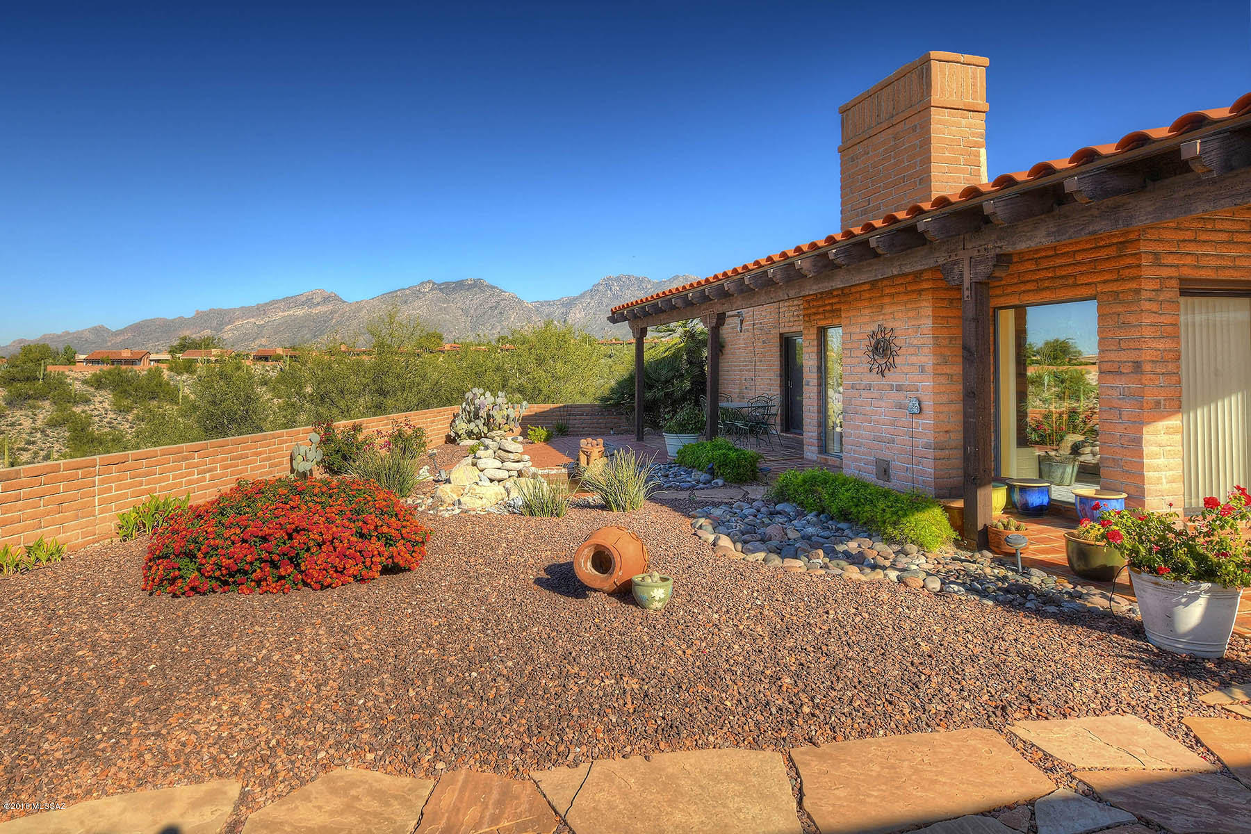 4251 N Camino Ferreo