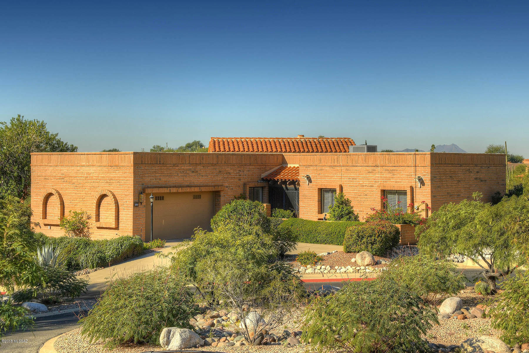 4251 N Camino Ferreo