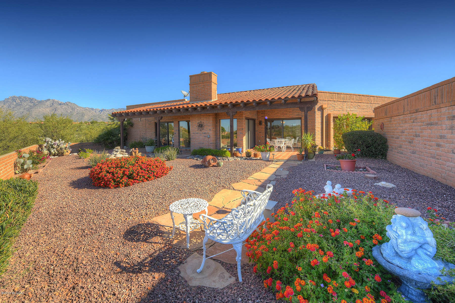 4251 N Camino Ferreo