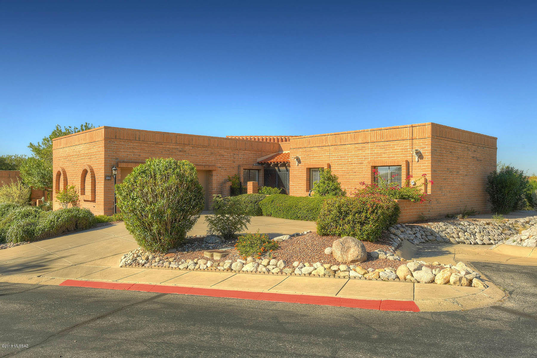 4251 N Camino Ferreo