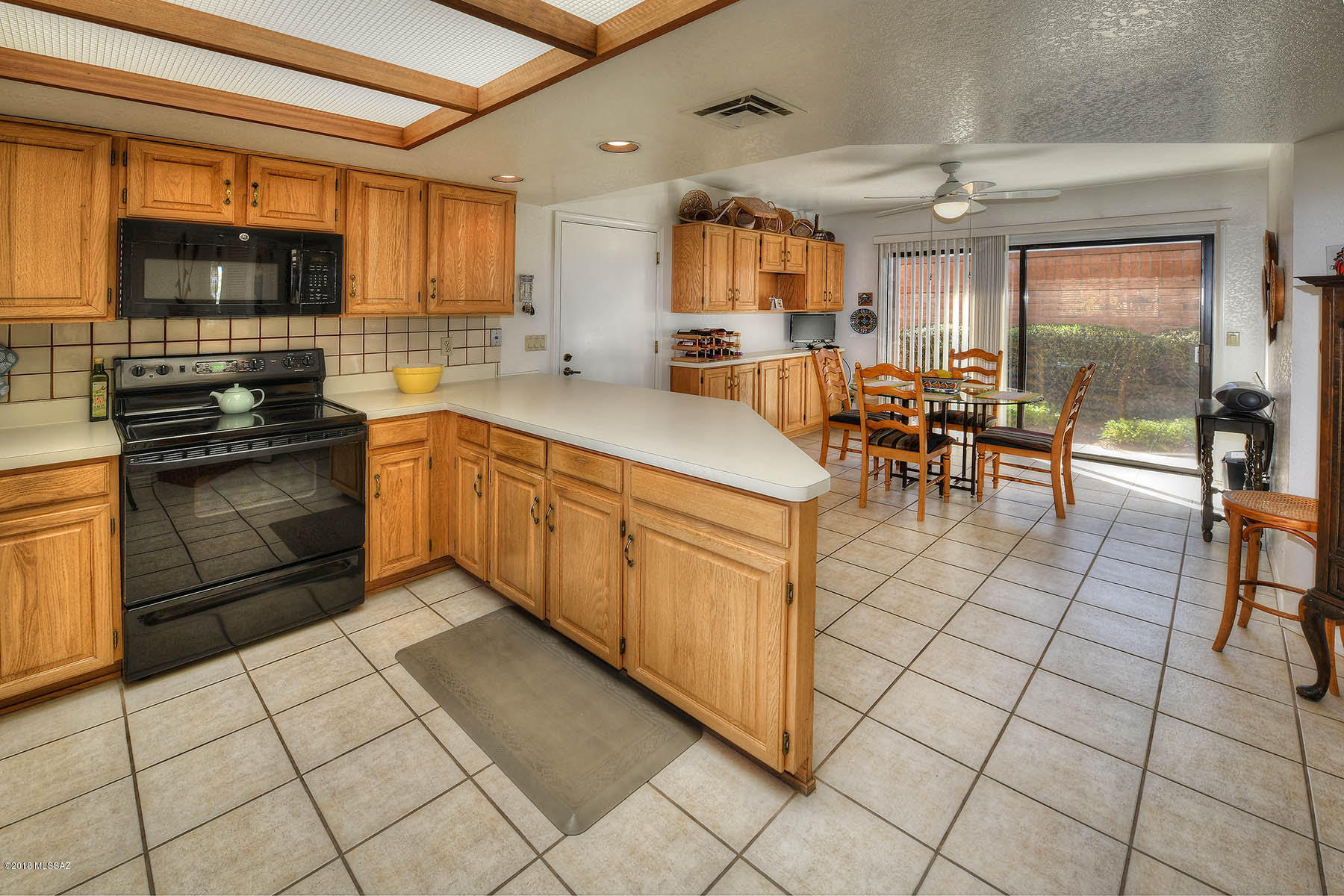 4251 N Camino Ferreo