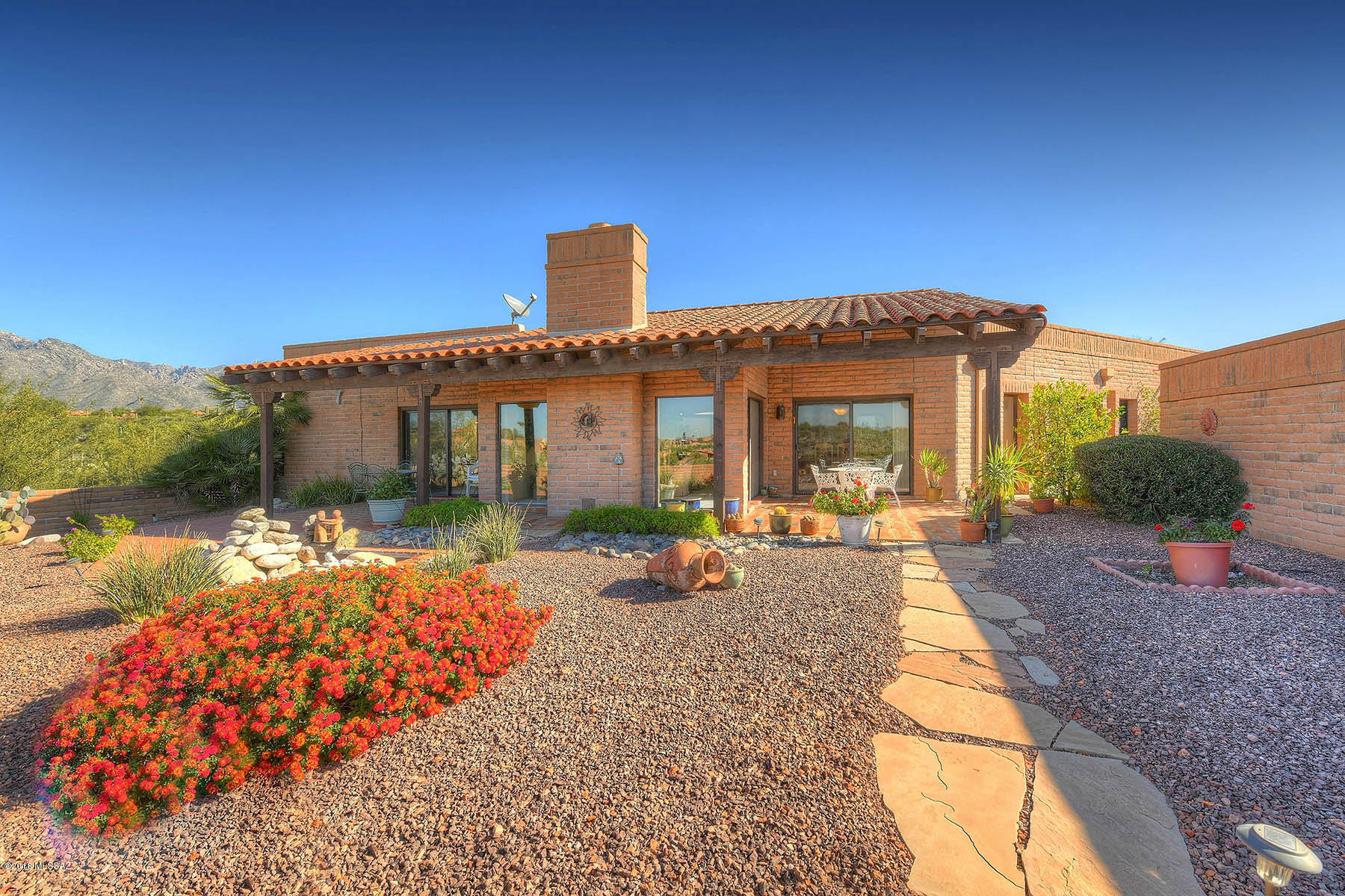 4251 N Camino Ferreo