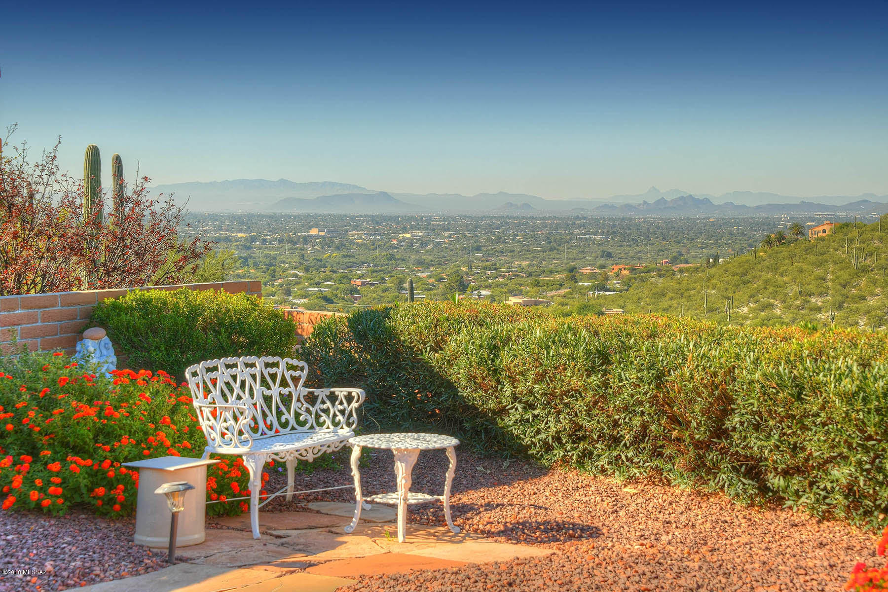 4251 N Camino Ferreo