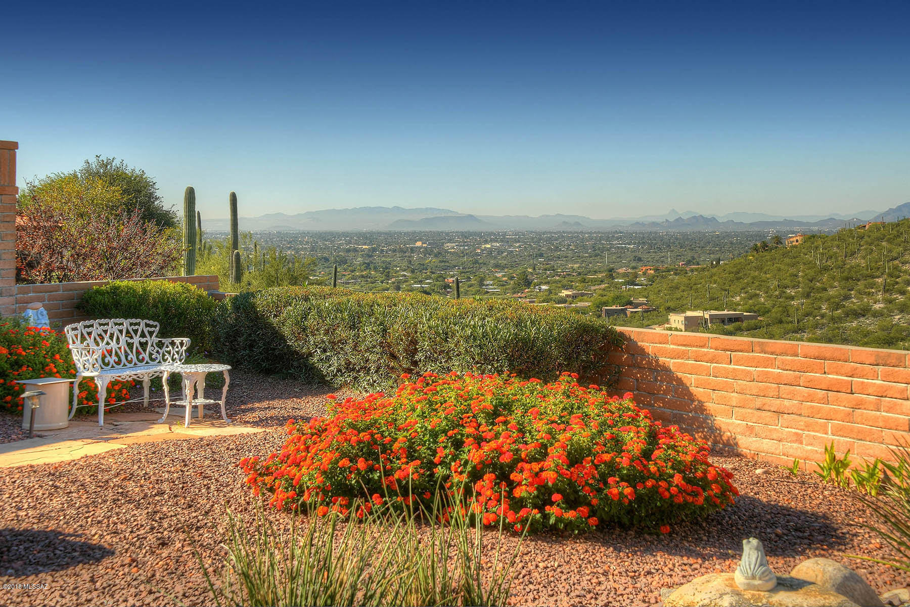 4251 N Camino Ferreo