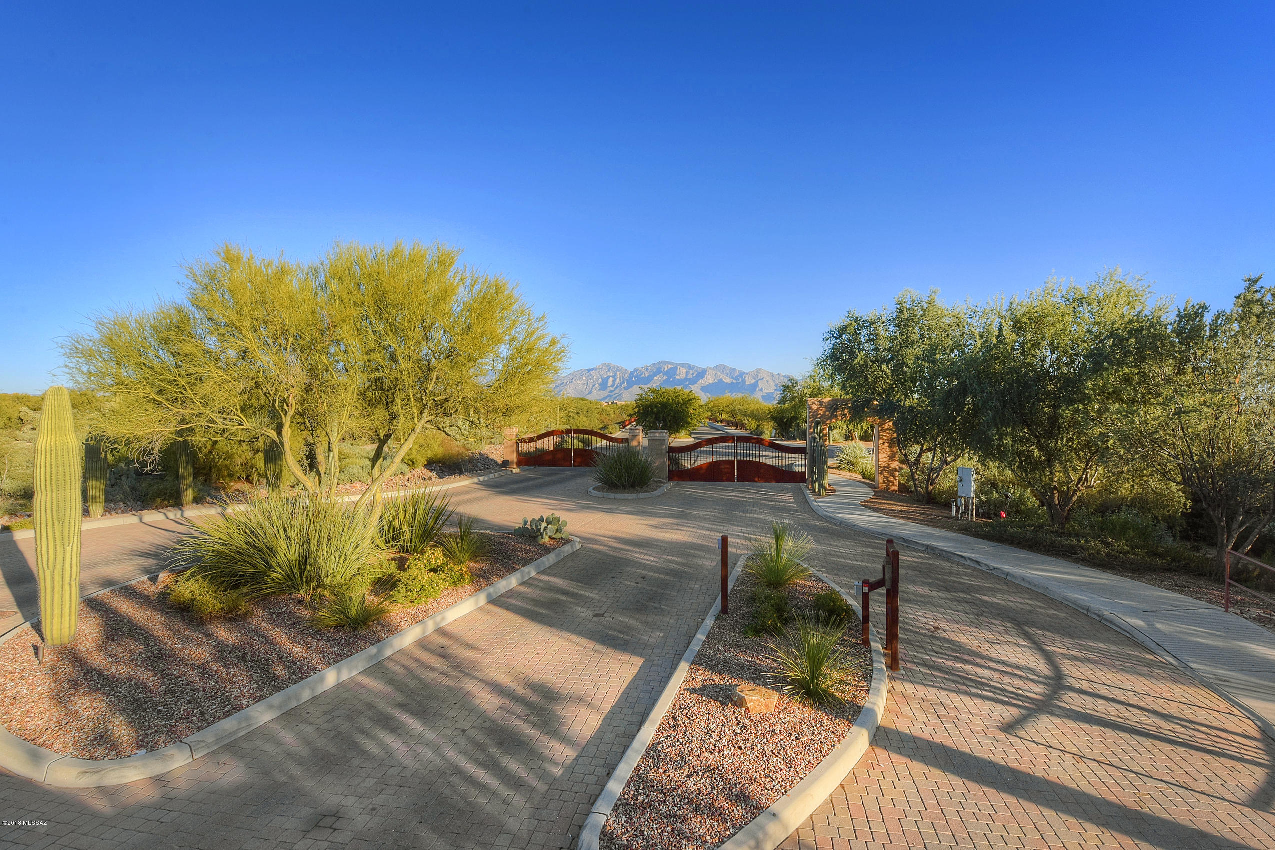 11439 N Moon Ranch Place