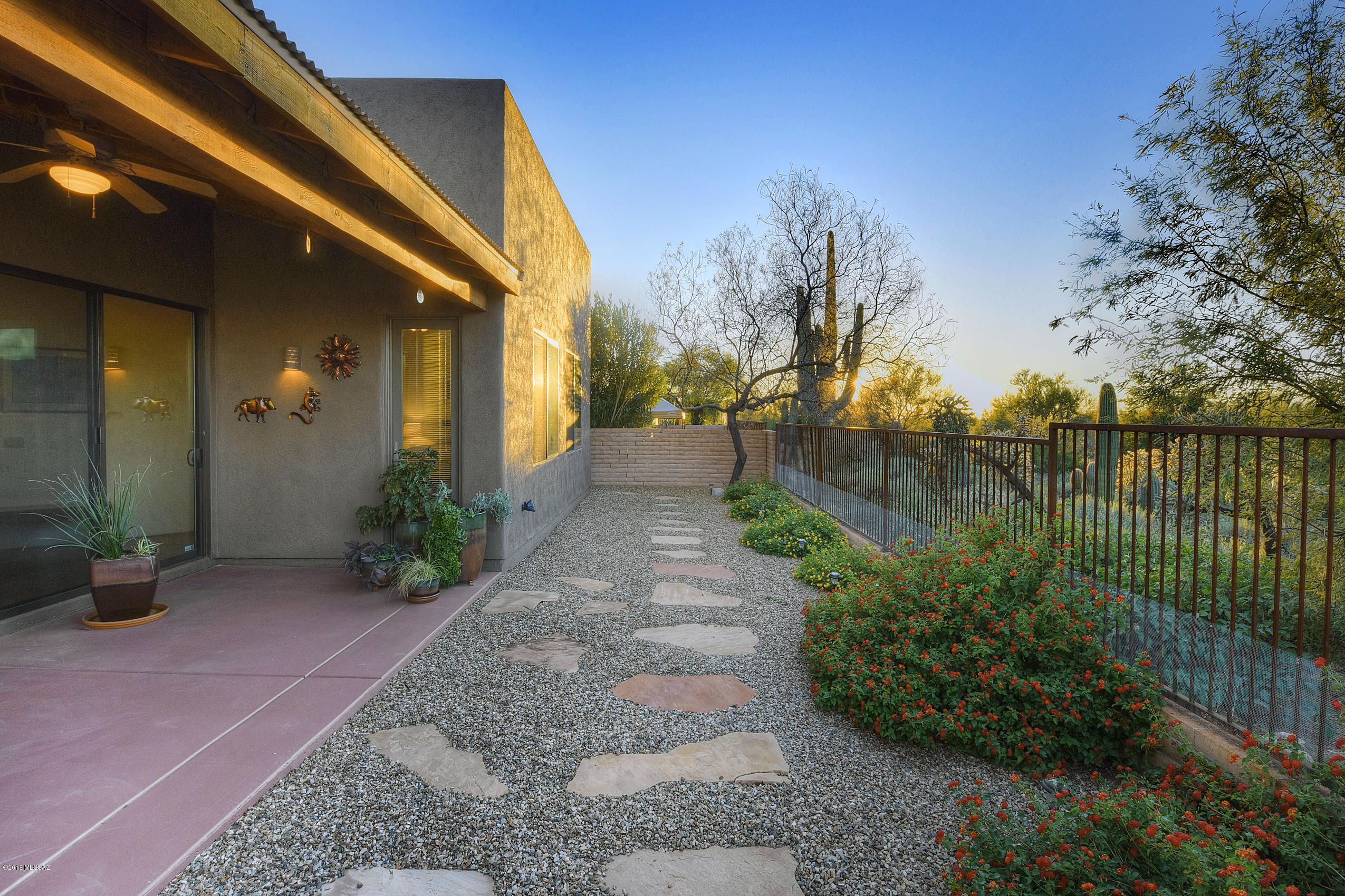 11439 N Moon Ranch Place