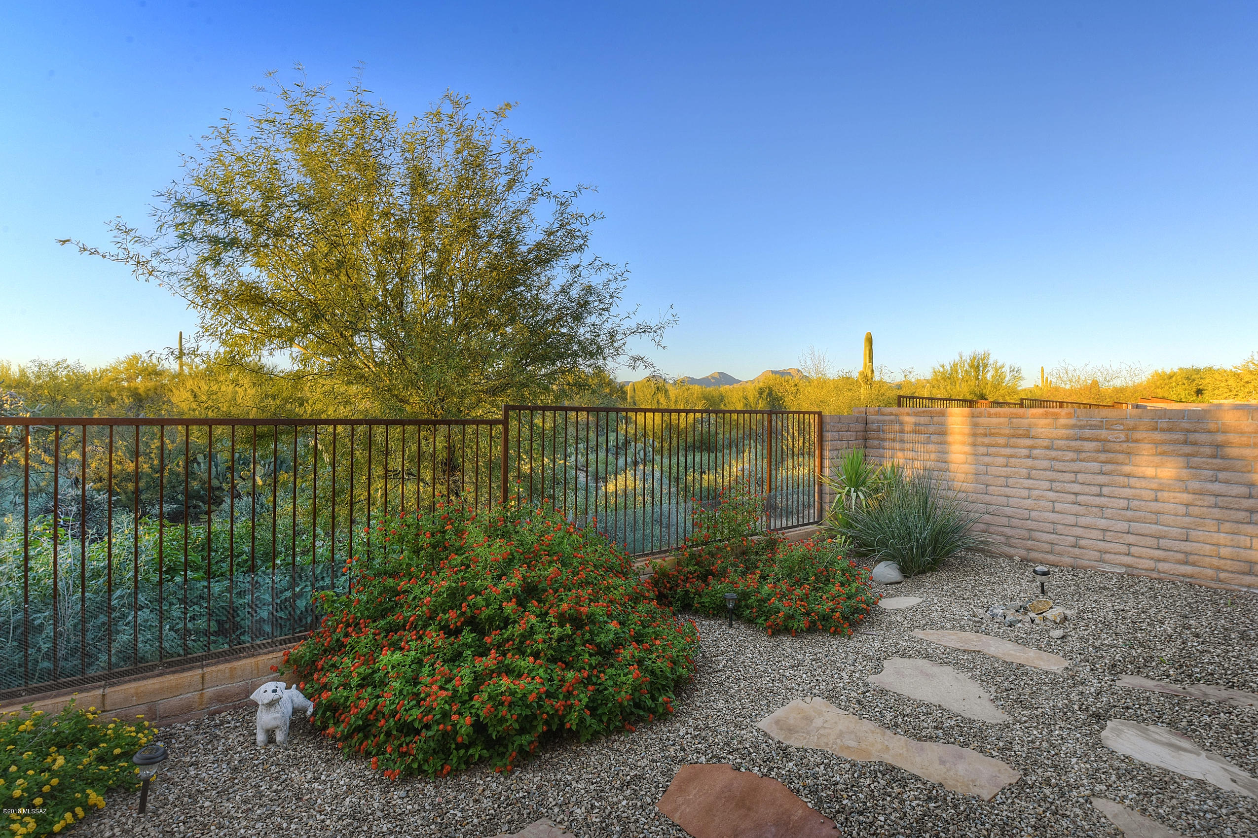 11439 N Moon Ranch Place