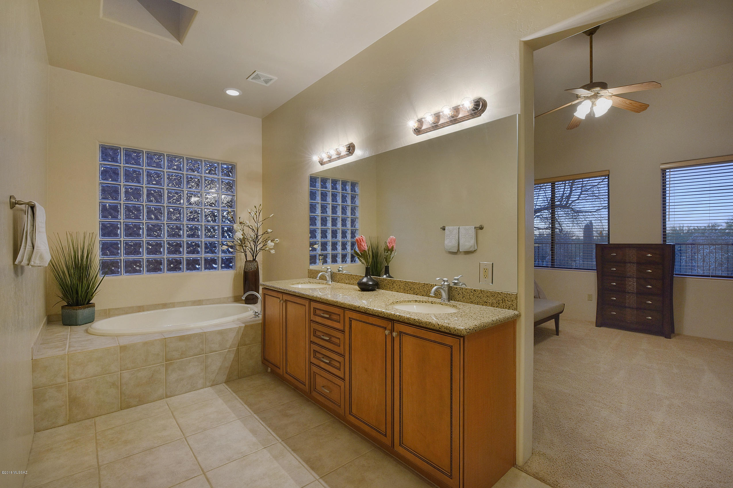 11439 N Moon Ranch Place