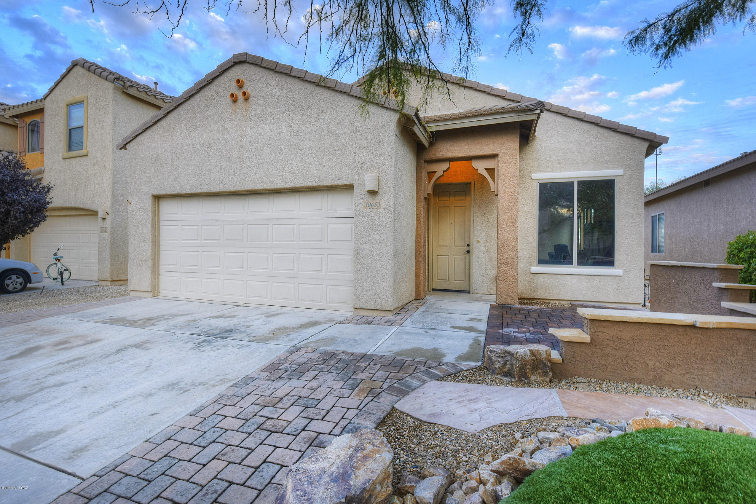 10653 S Miramar Canyon Pass