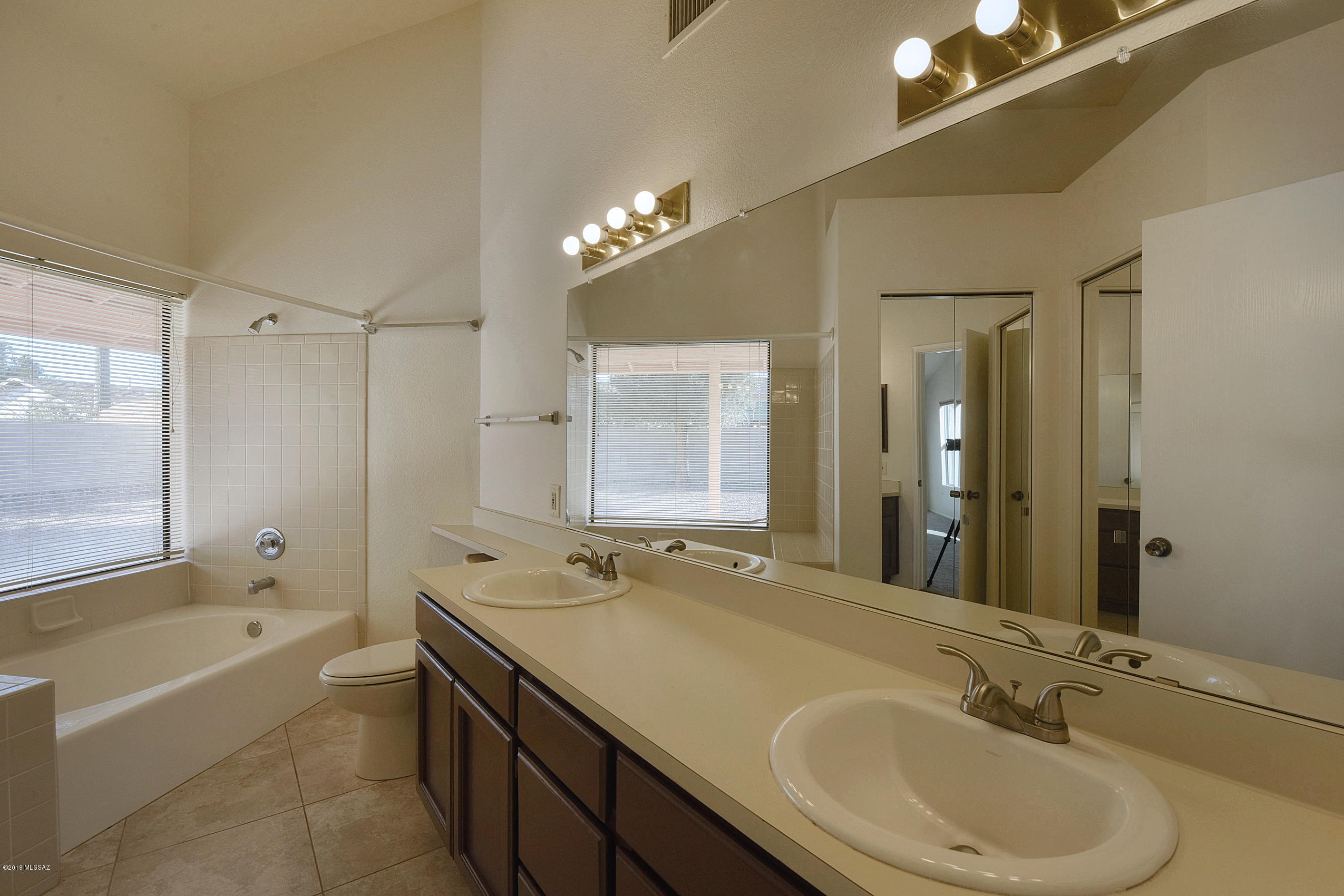 4861 W Rosebay Street