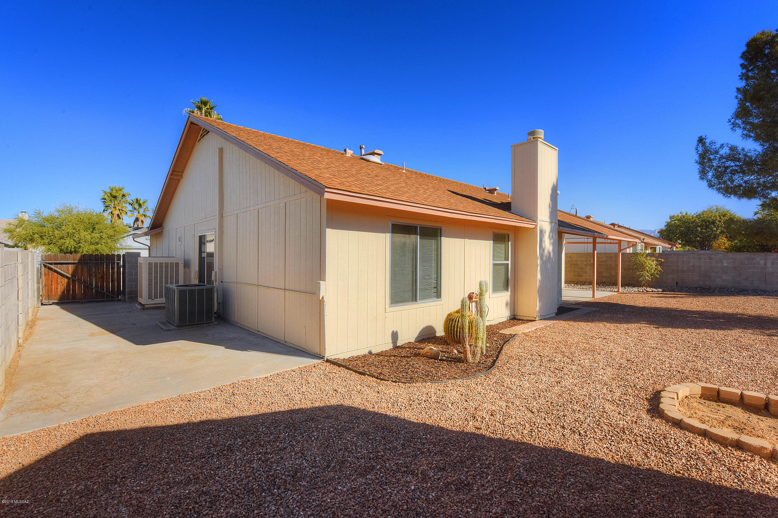 4861 W Rosebay Street