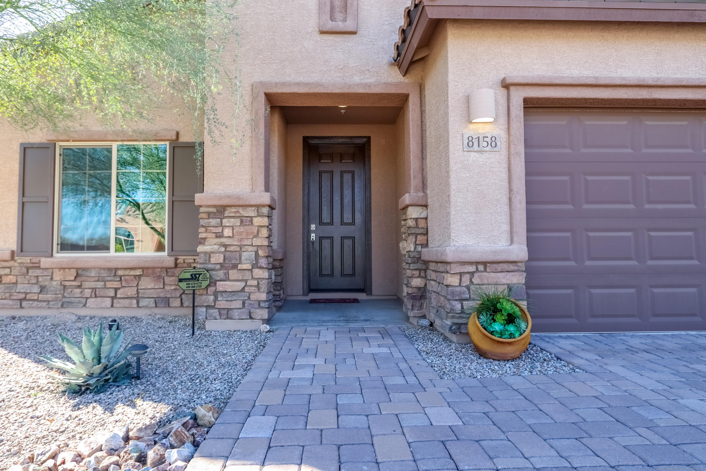 8158 N Circulo El Palmito