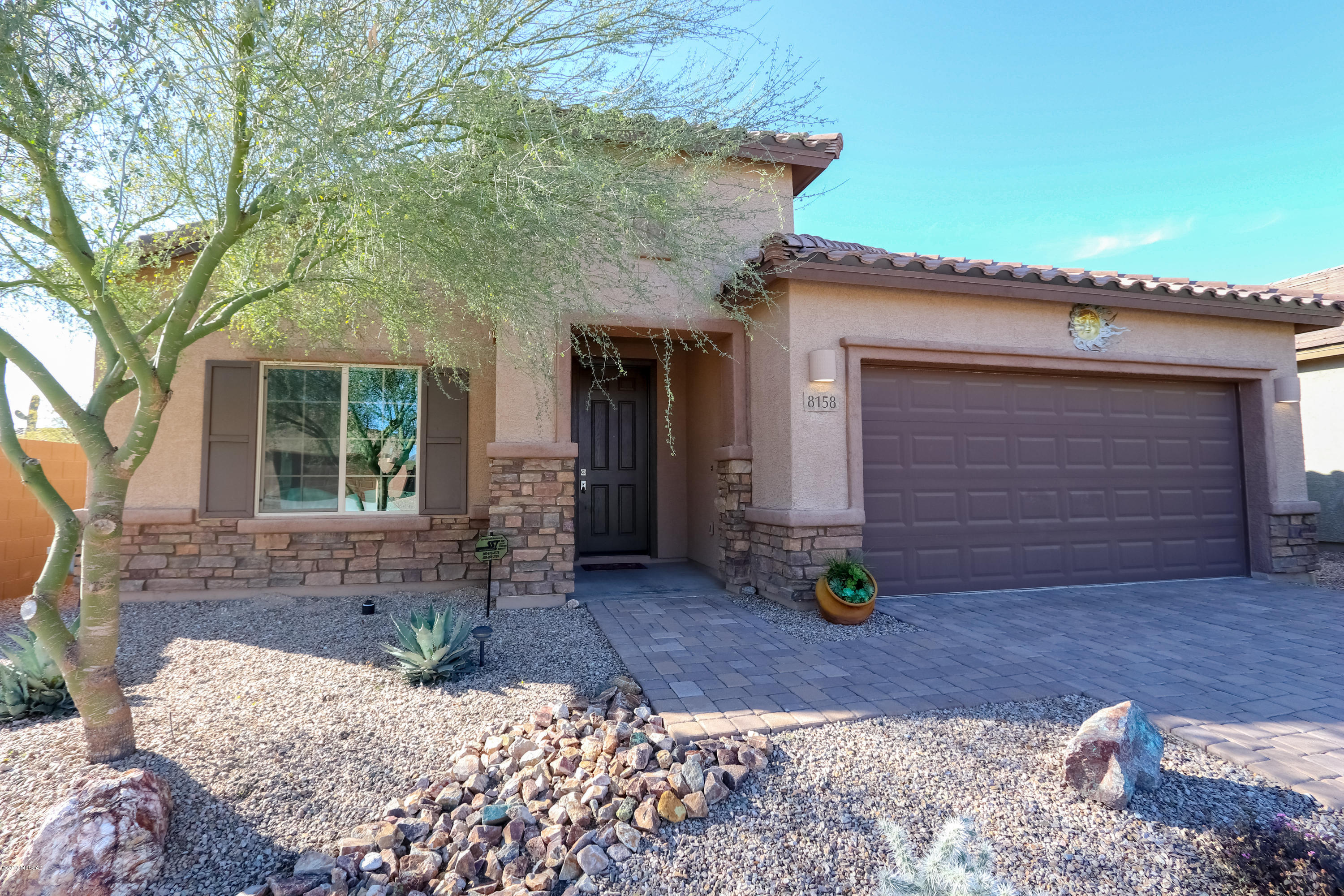 8158 N Circulo El Palmito