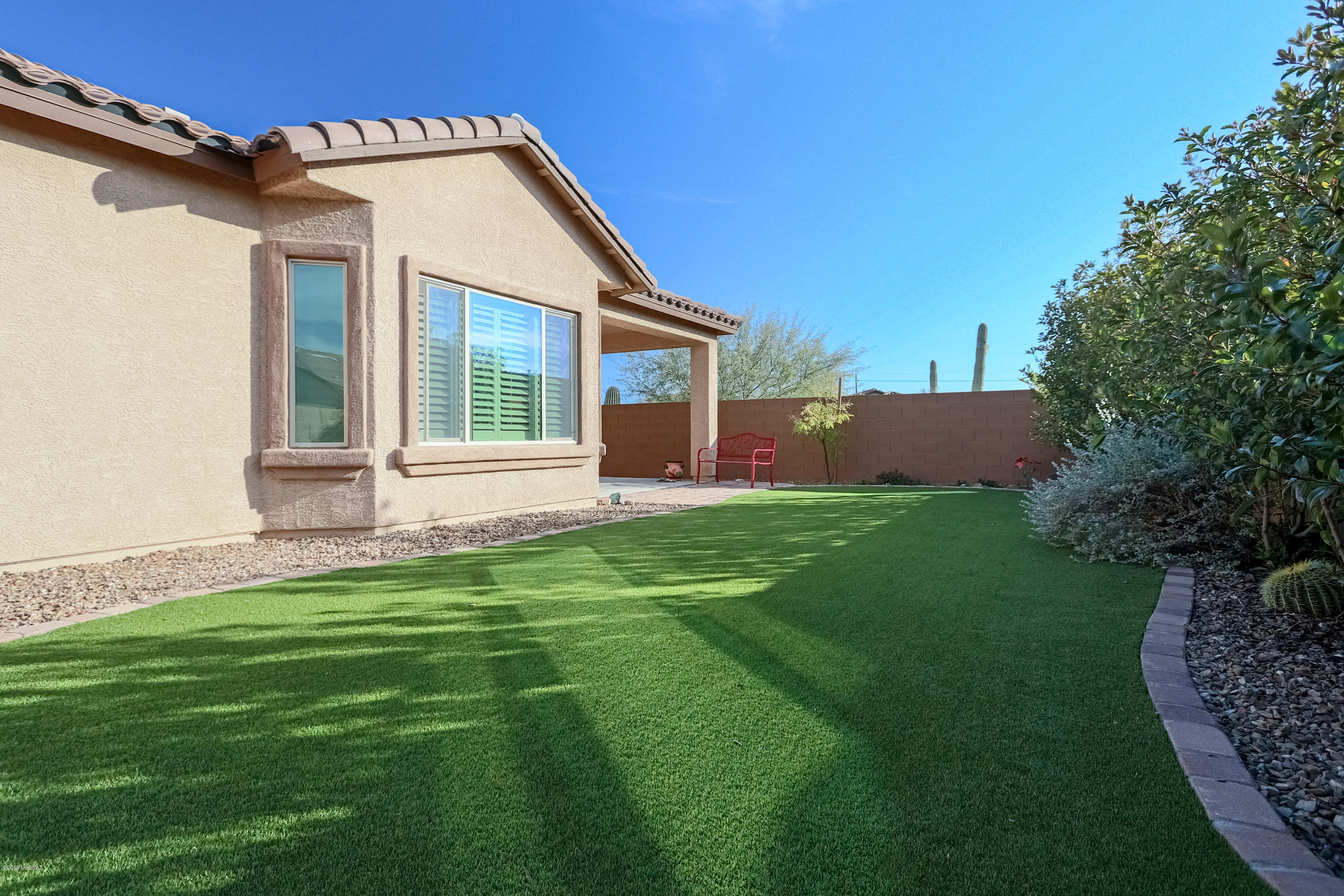 8158 N Circulo El Palmito