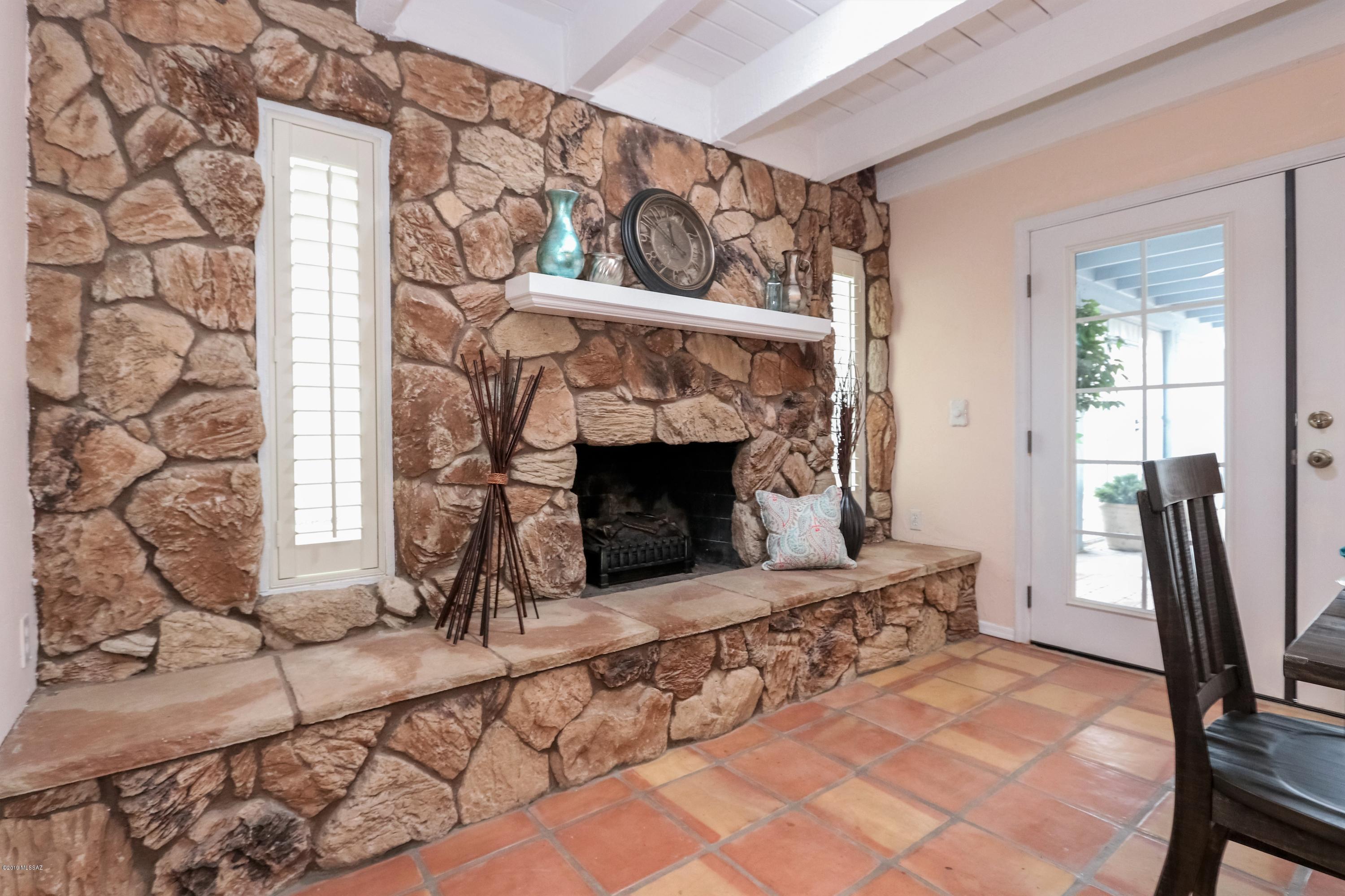 4080 N Sierra Chapita