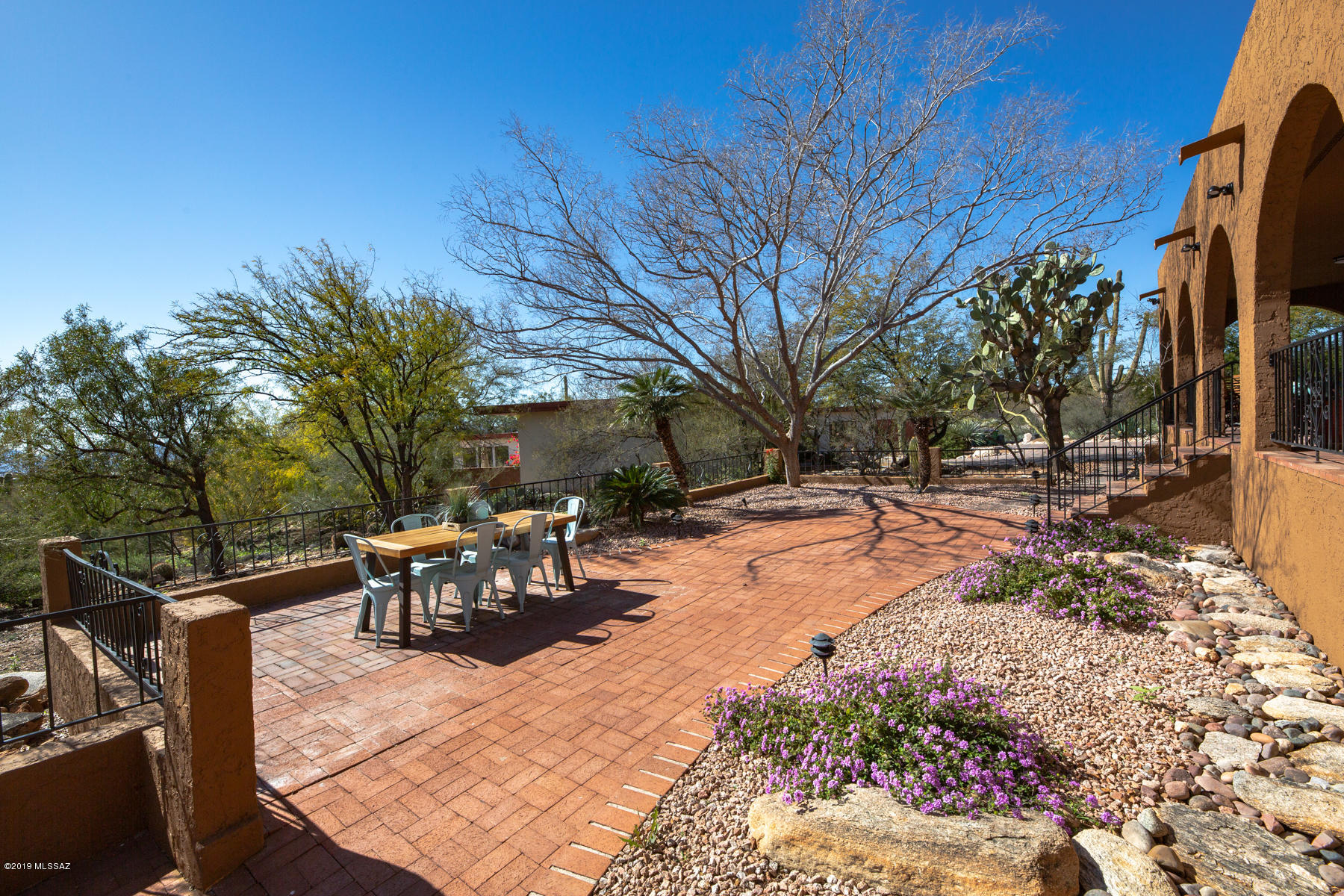 6801 N Green Mountain Place