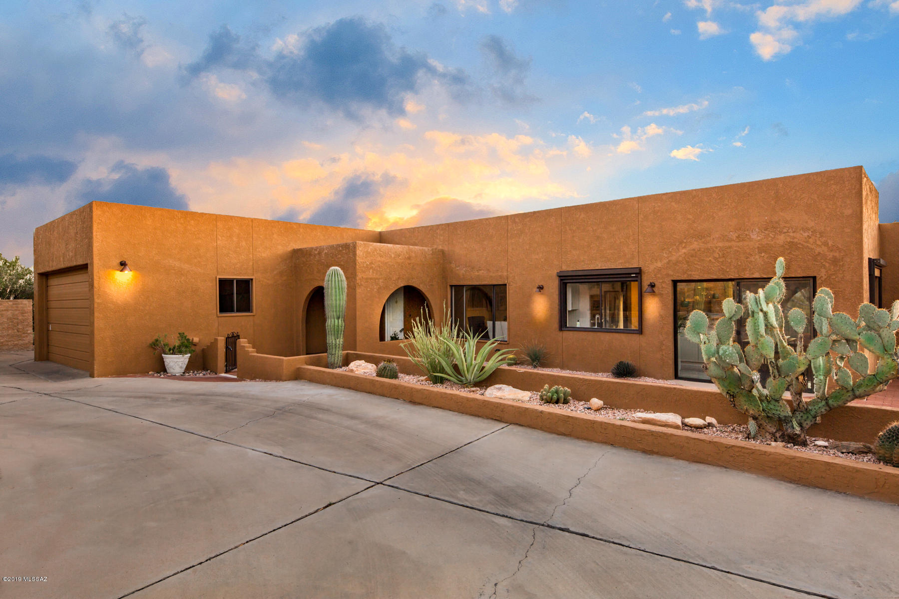 6801 N Green Mountain Place